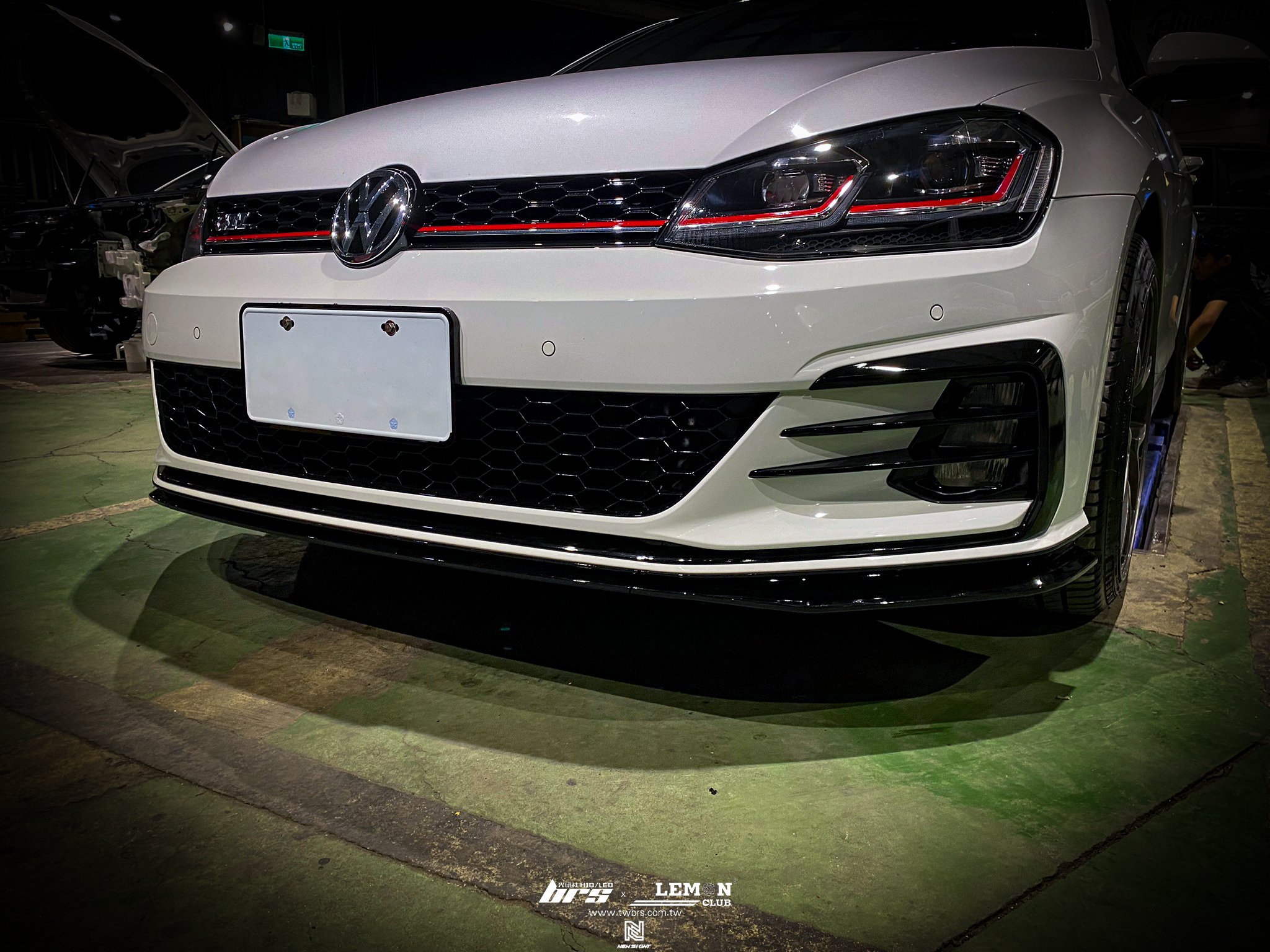 Volkswagen Golf 7 GTI 安裝 7改7.5前保專用類TCR三件式前下巴+第三剎車燈款後下擾流