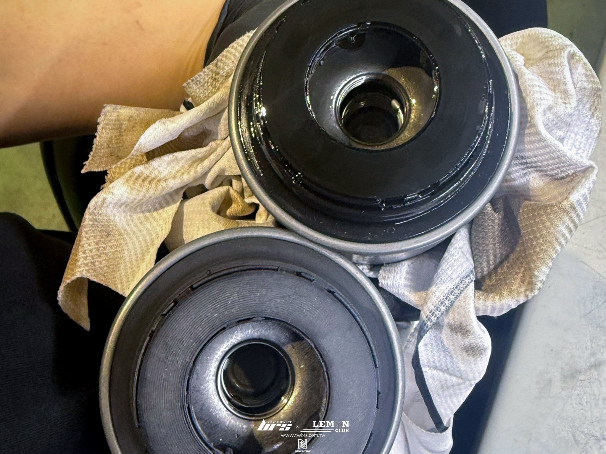 Volkswagen Golf 6 Variant 保養 德國Rheinol萊茵機油5W30更換+原廠機油芯更換+原廠洩油螺絲更換