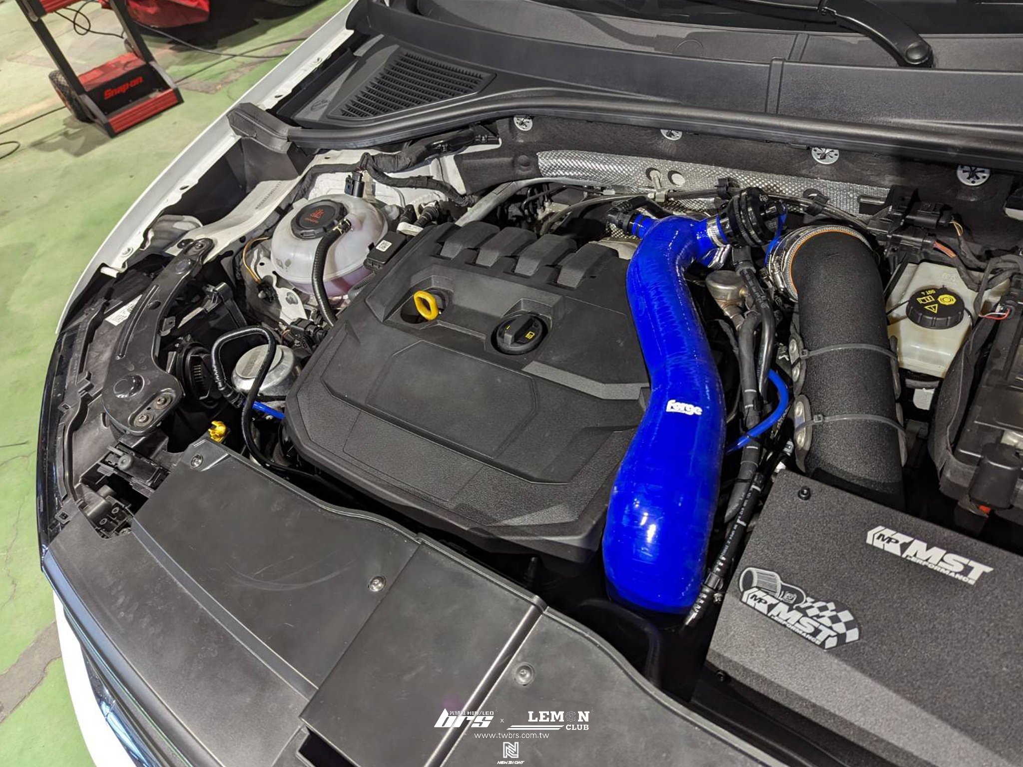 Volkswagen T-ROC 安裝 原廠火星塞+FMDV22 Forge 外洩式洩壓閥