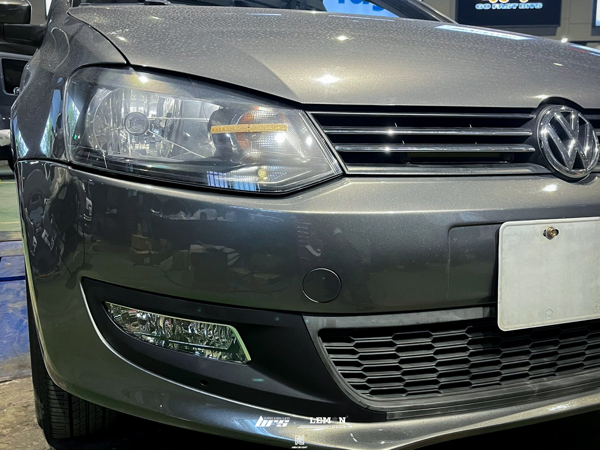 Volkswagen Polo 安裝 專用原廠霧燈總成