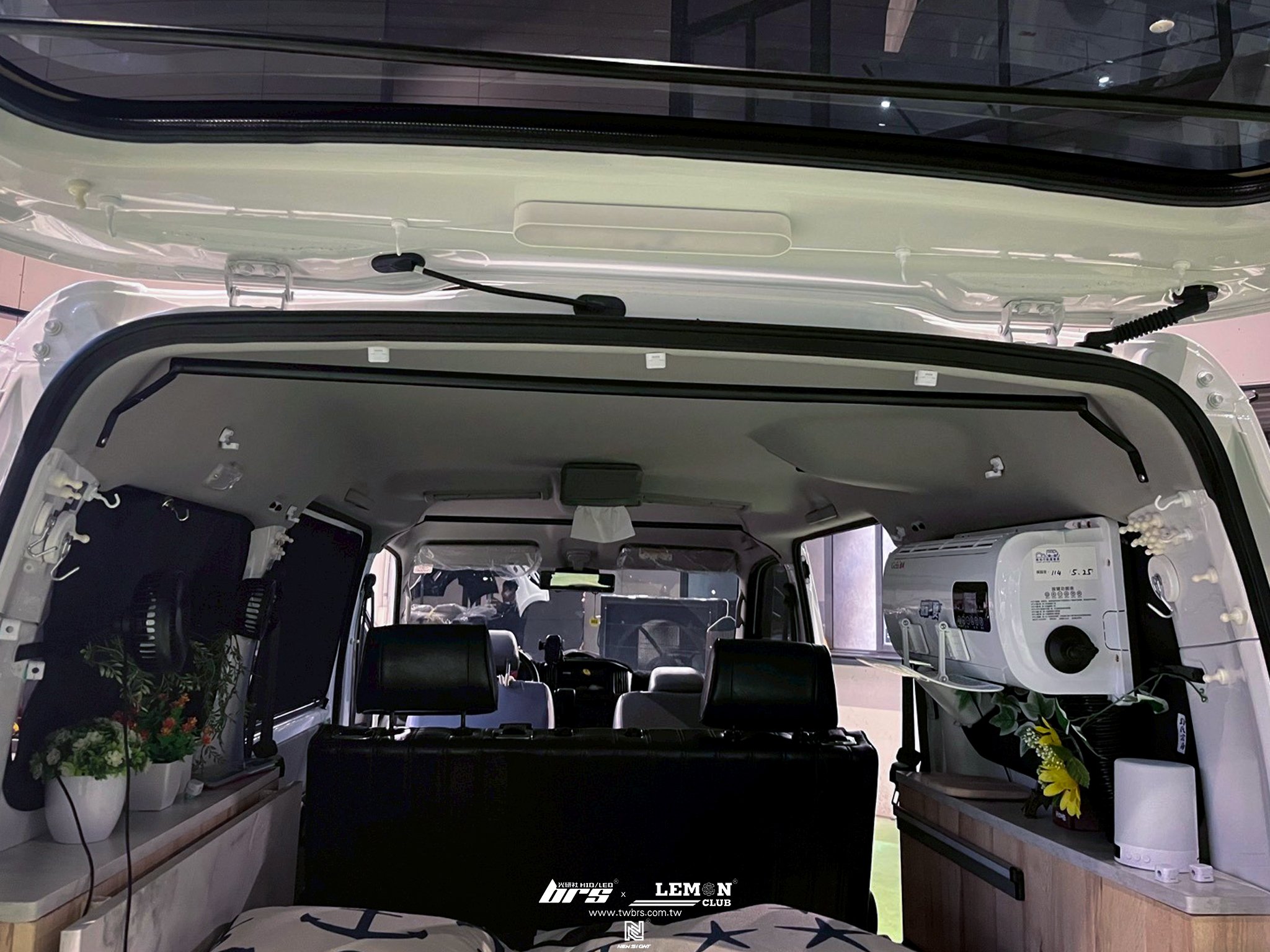 Toyota Town Ace 安裝 B柱掛桿+D柱掛桿