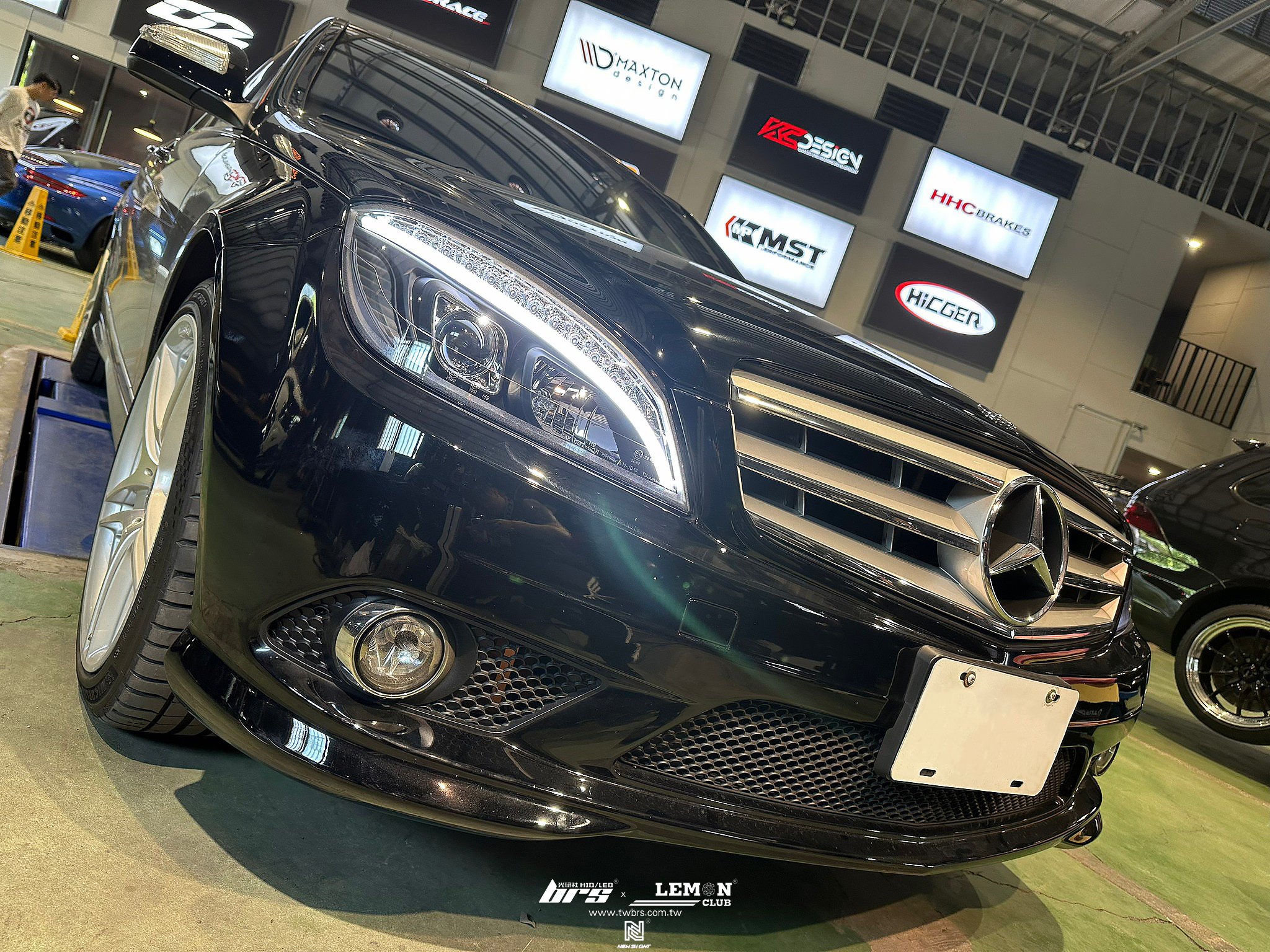 Benz W204 C300 安裝 魚眼大燈總成+大燈HIGHLIGHT SE款(一般款) 6000K LED