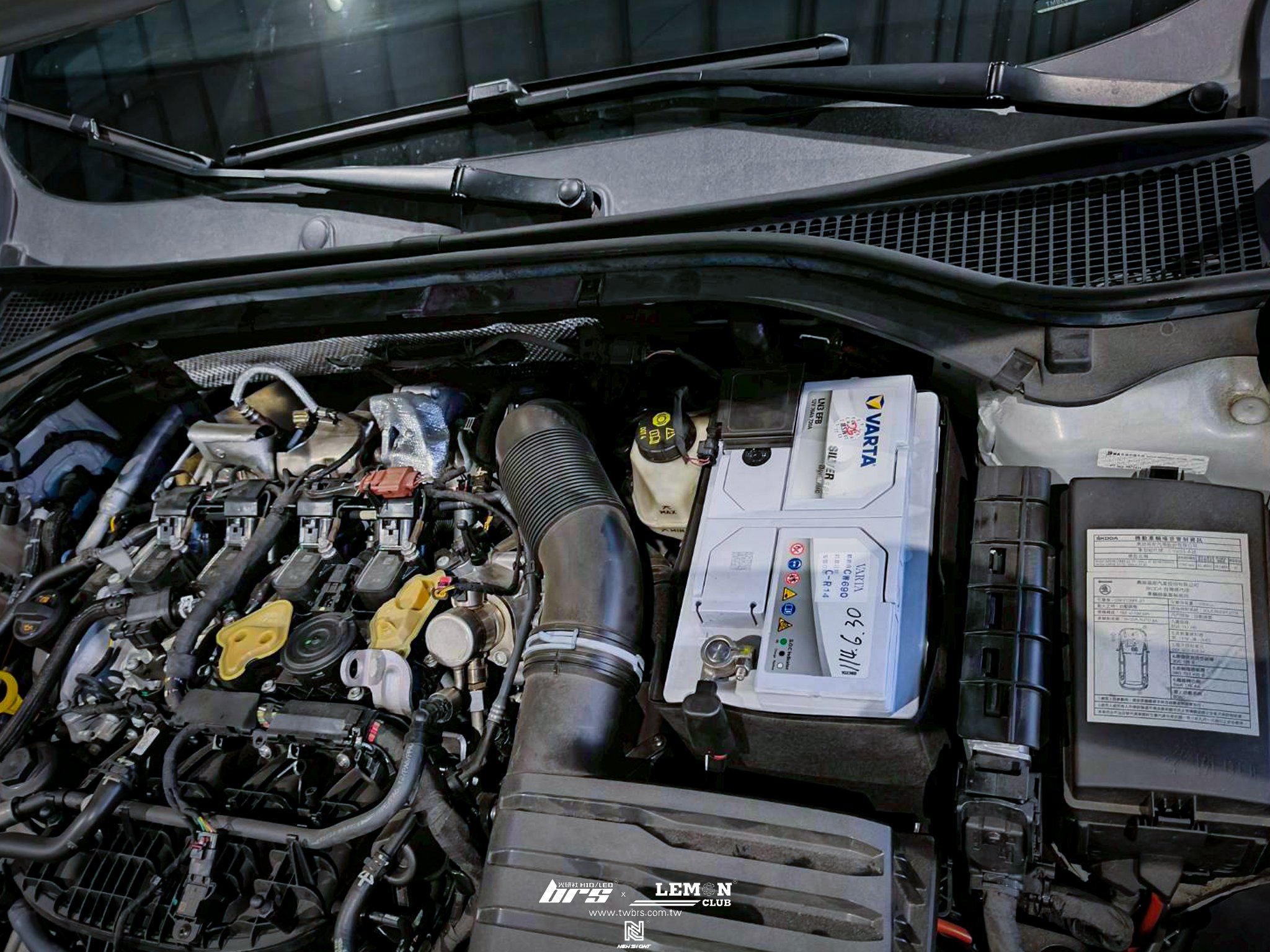 Skoda Superb 保養 VARTA LN3 70AH電瓶更換