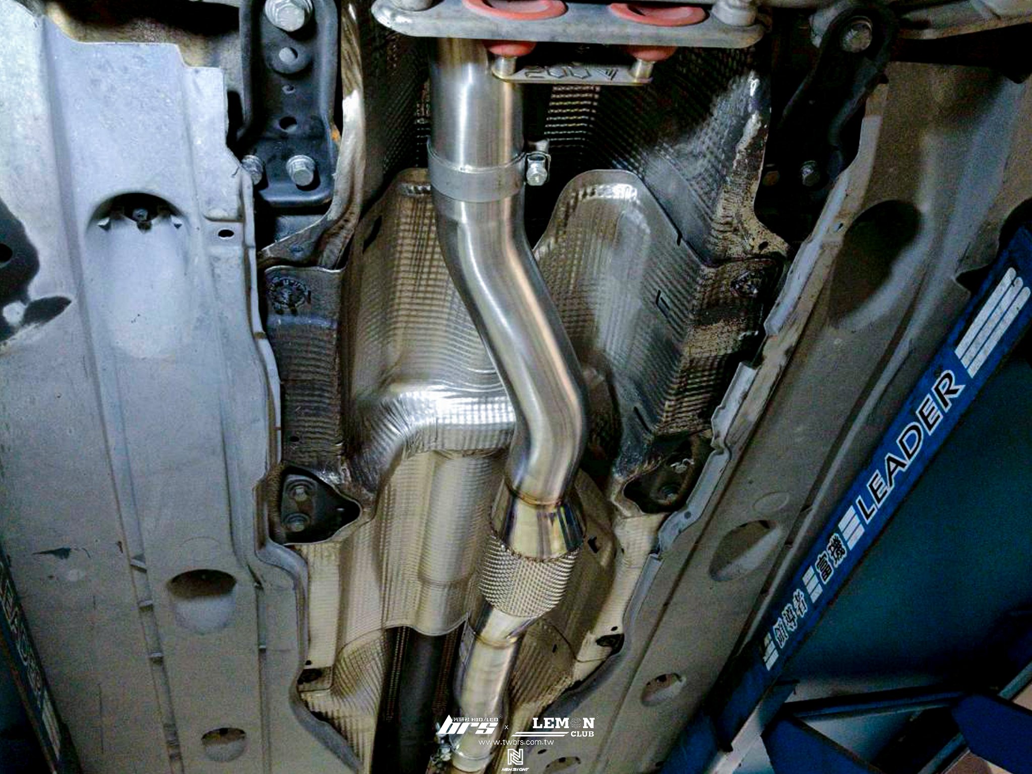 Volkswagen Golf 7.5 安裝 VVS Golf 7.5R 當派200鉬+HUNTER 3D電腦四輪定位