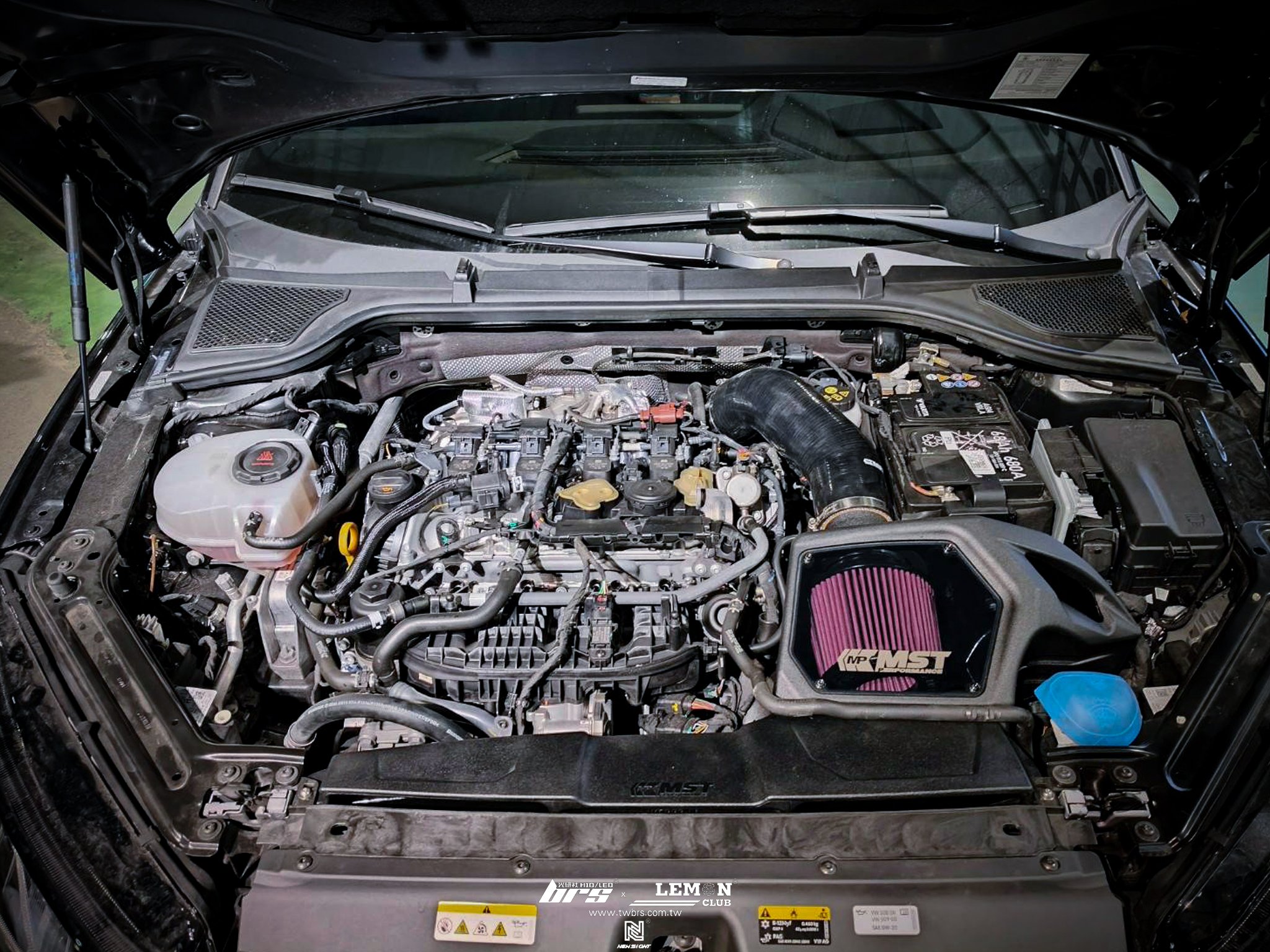 Skoda Octavia 安裝 EA888 EVO4 MST 進氣系統