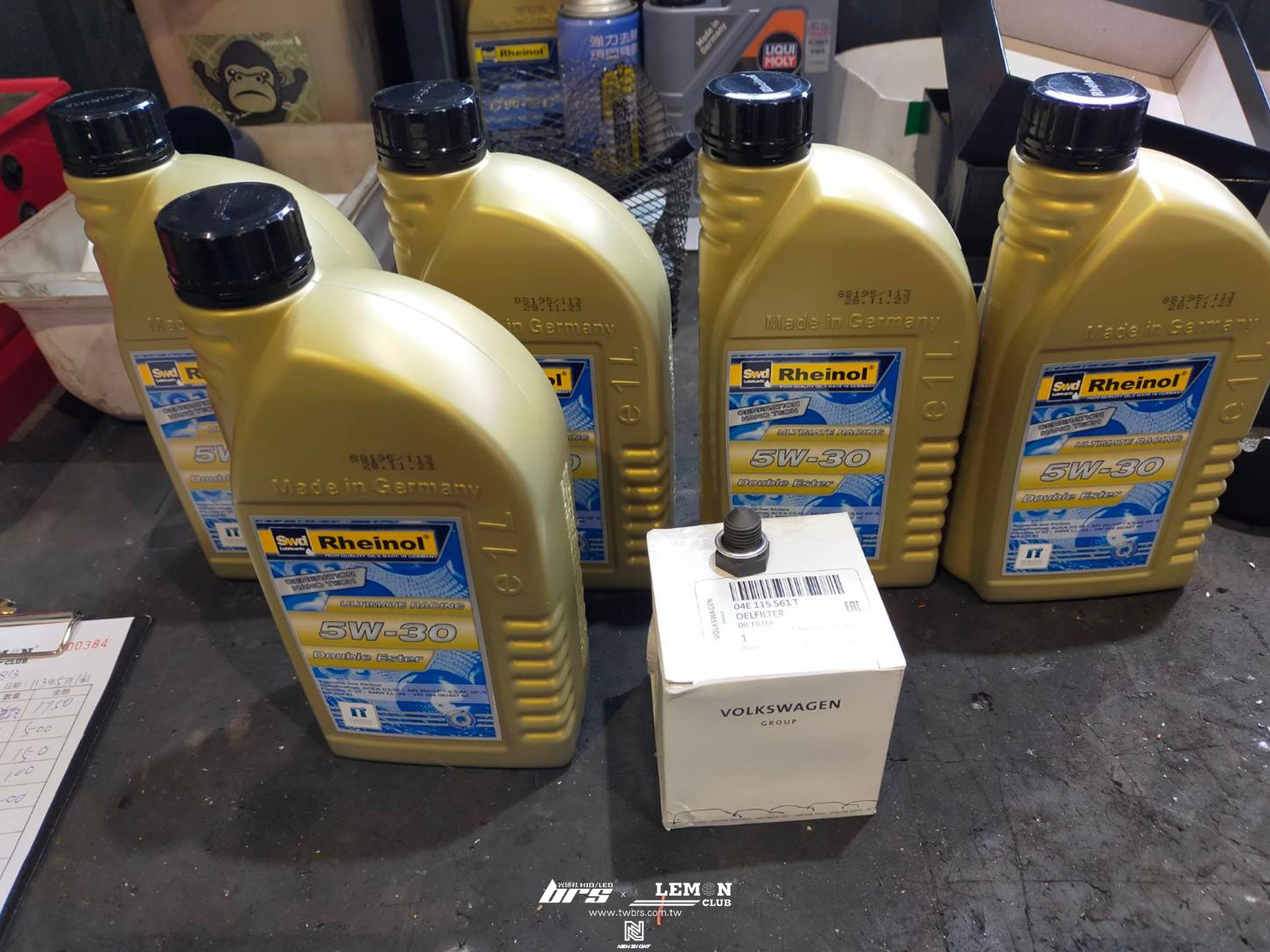 Skoda Superb 保養 德國Rheinol萊茵機油5W30更換+原廠機油芯更換+原廠洩油螺絲+原廠洩油螺絲墊片更換