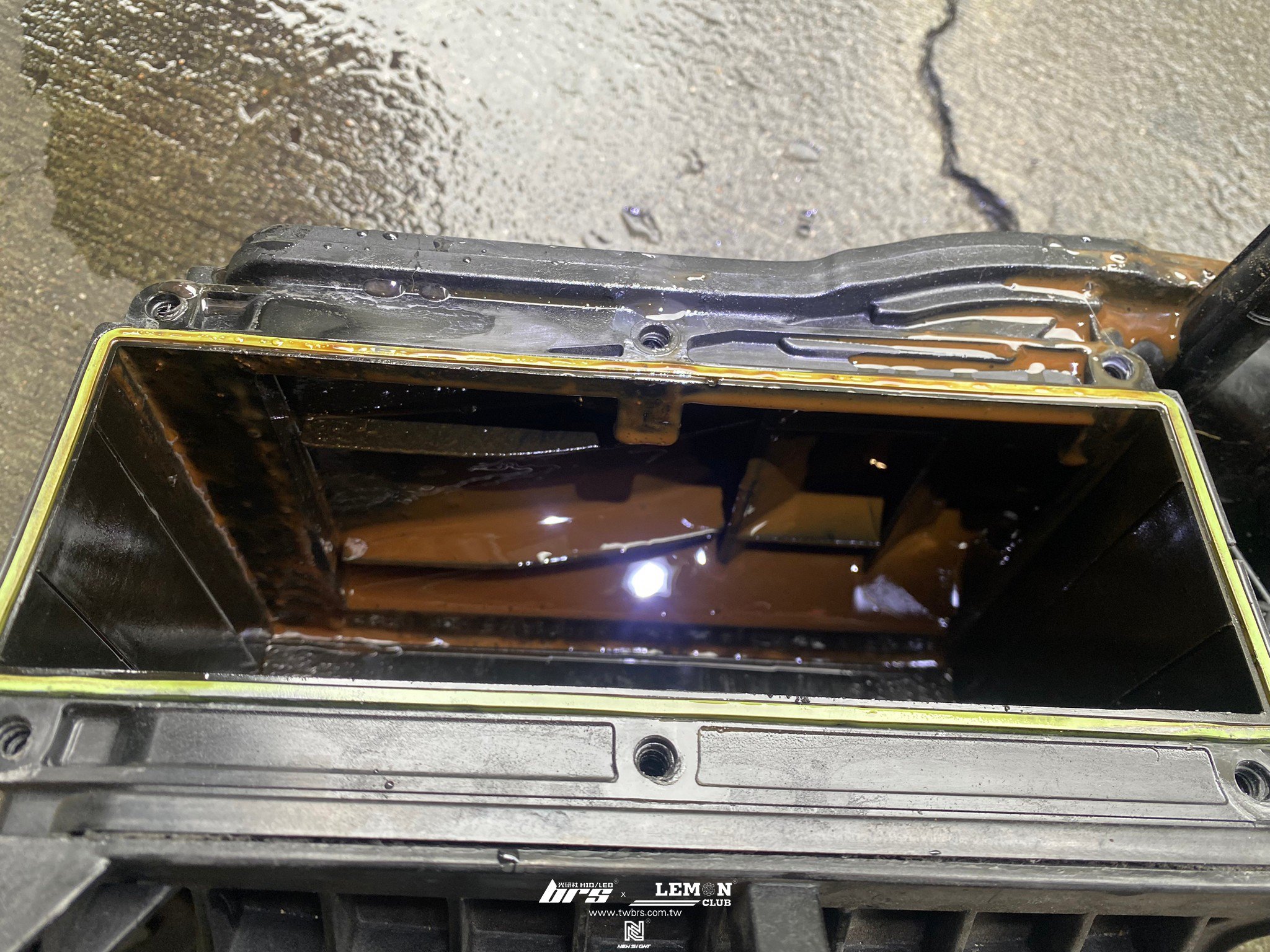 Skoda Rapid 保養 增壓空氣冷卻器更換+中冷器墊片+進氣歧管墊片+進氣歧管外殼墊片