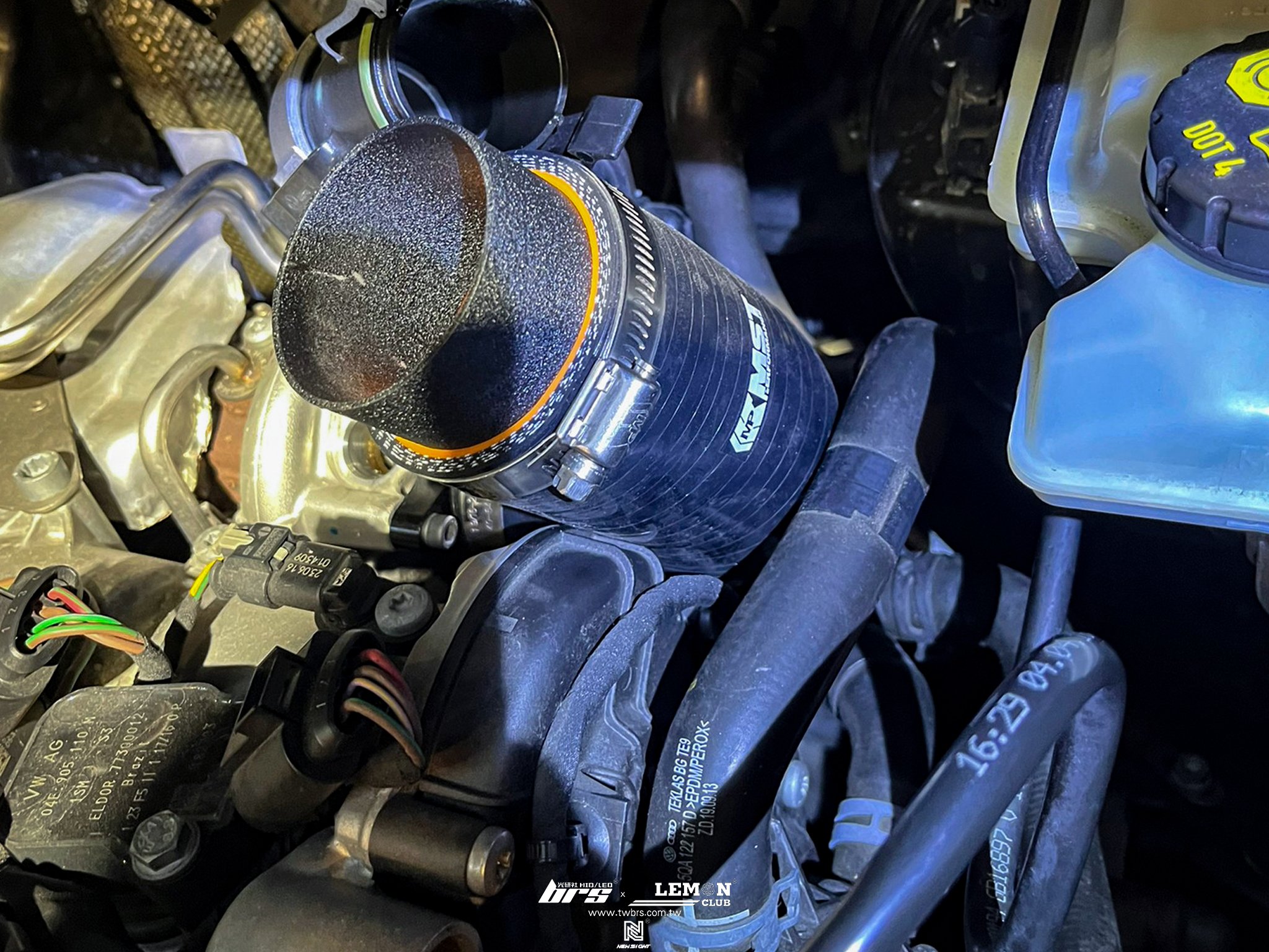 Volkswagen Touran 安裝 MST渦輪進氣管