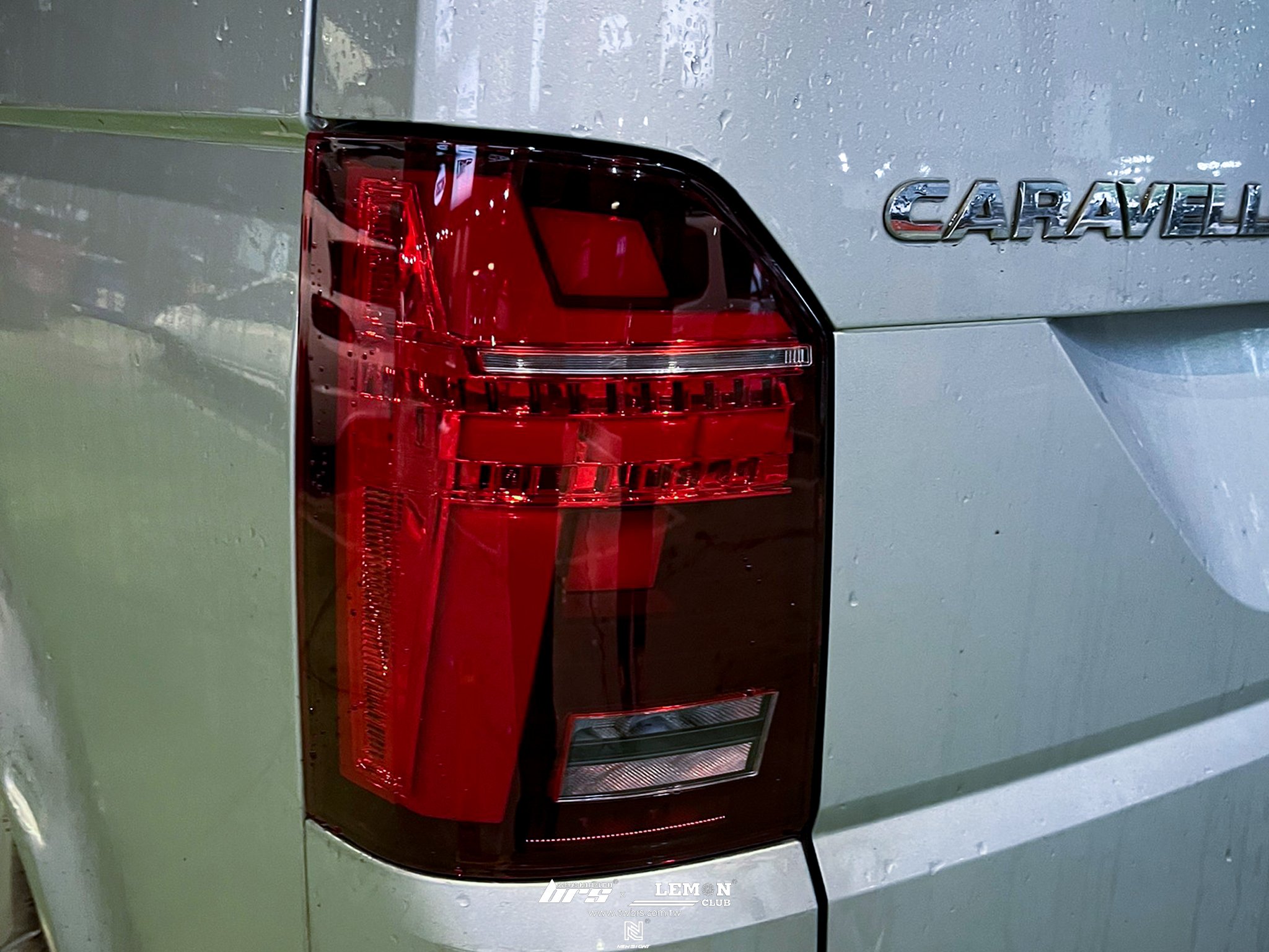 Volkswagen T6 安裝 T6.1式樣副廠尾燈