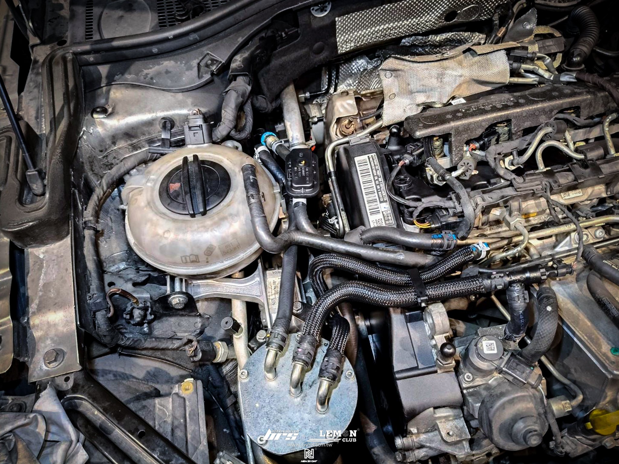 Skoda Superb 保養 燃油管更換