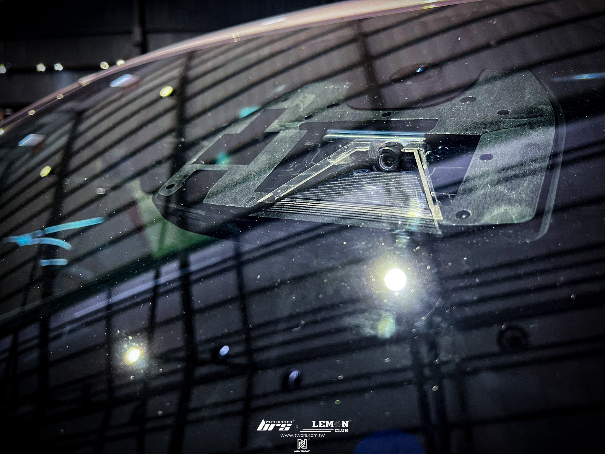 Volkswagen New Tiguan 安裝 免換玻璃車道保持套件