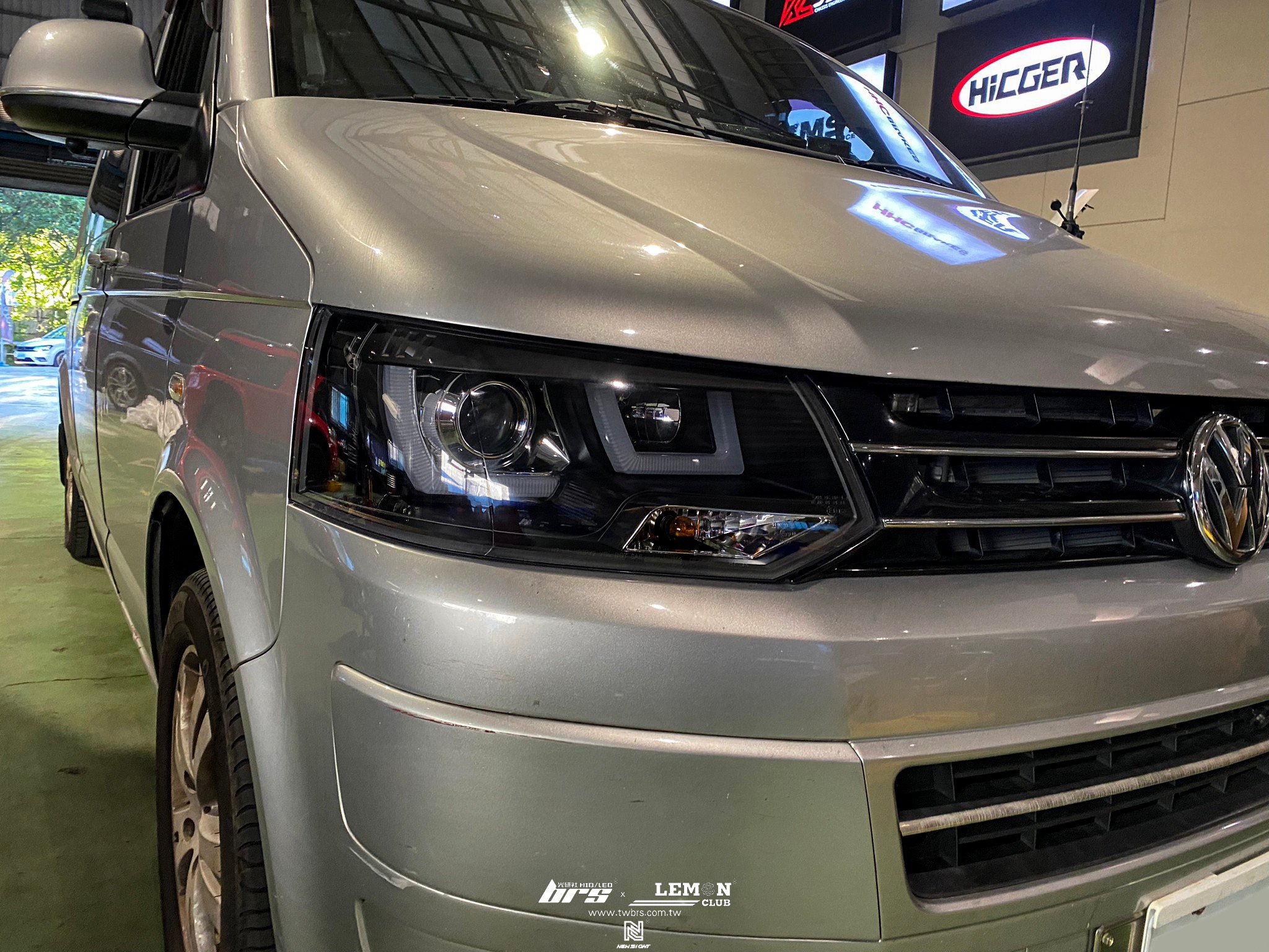 Volkswagen T5 安裝 U型光圈魚眼大燈總成
