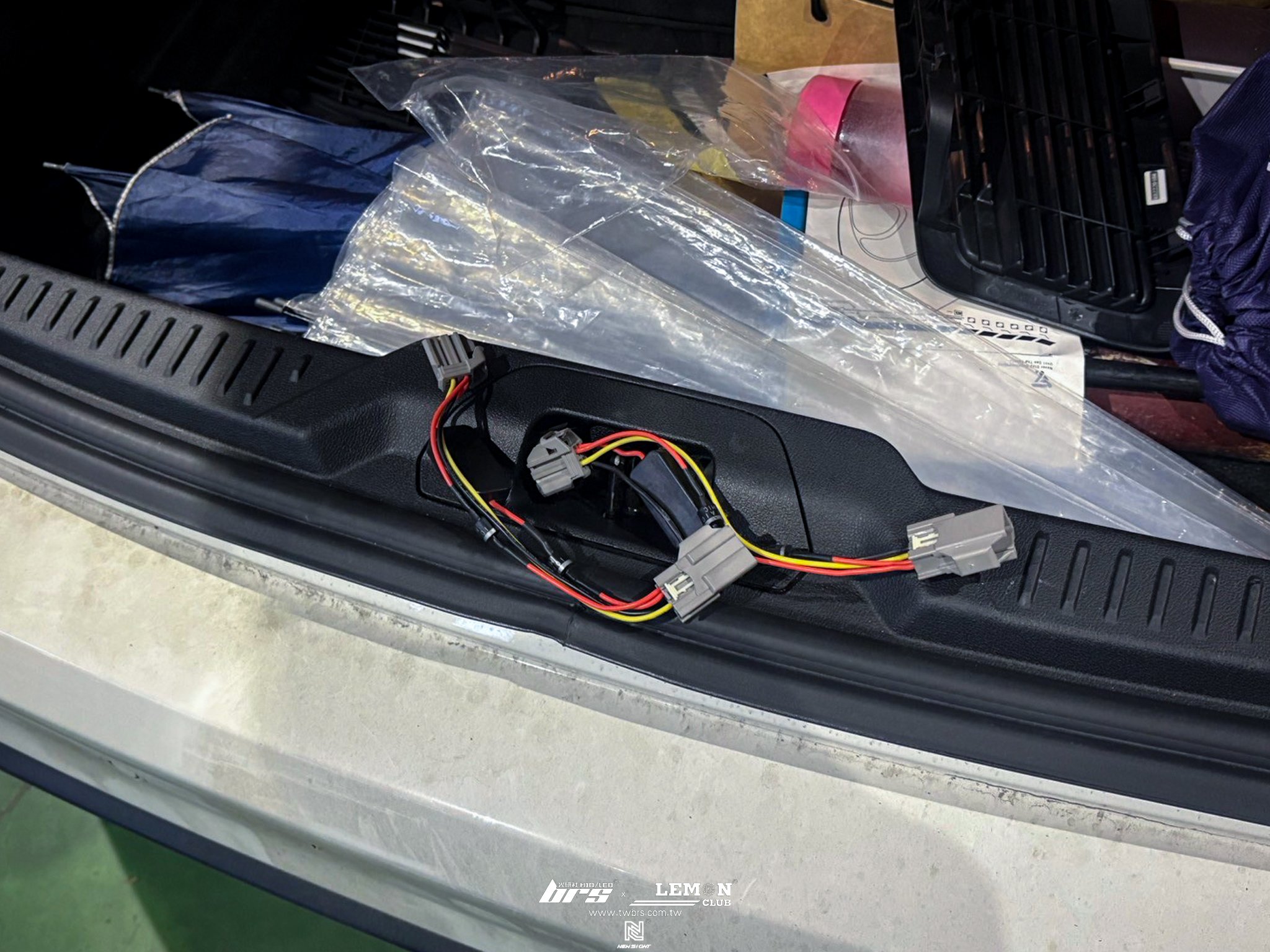 Ford Focus MK4 安裝 LED尾燈線組