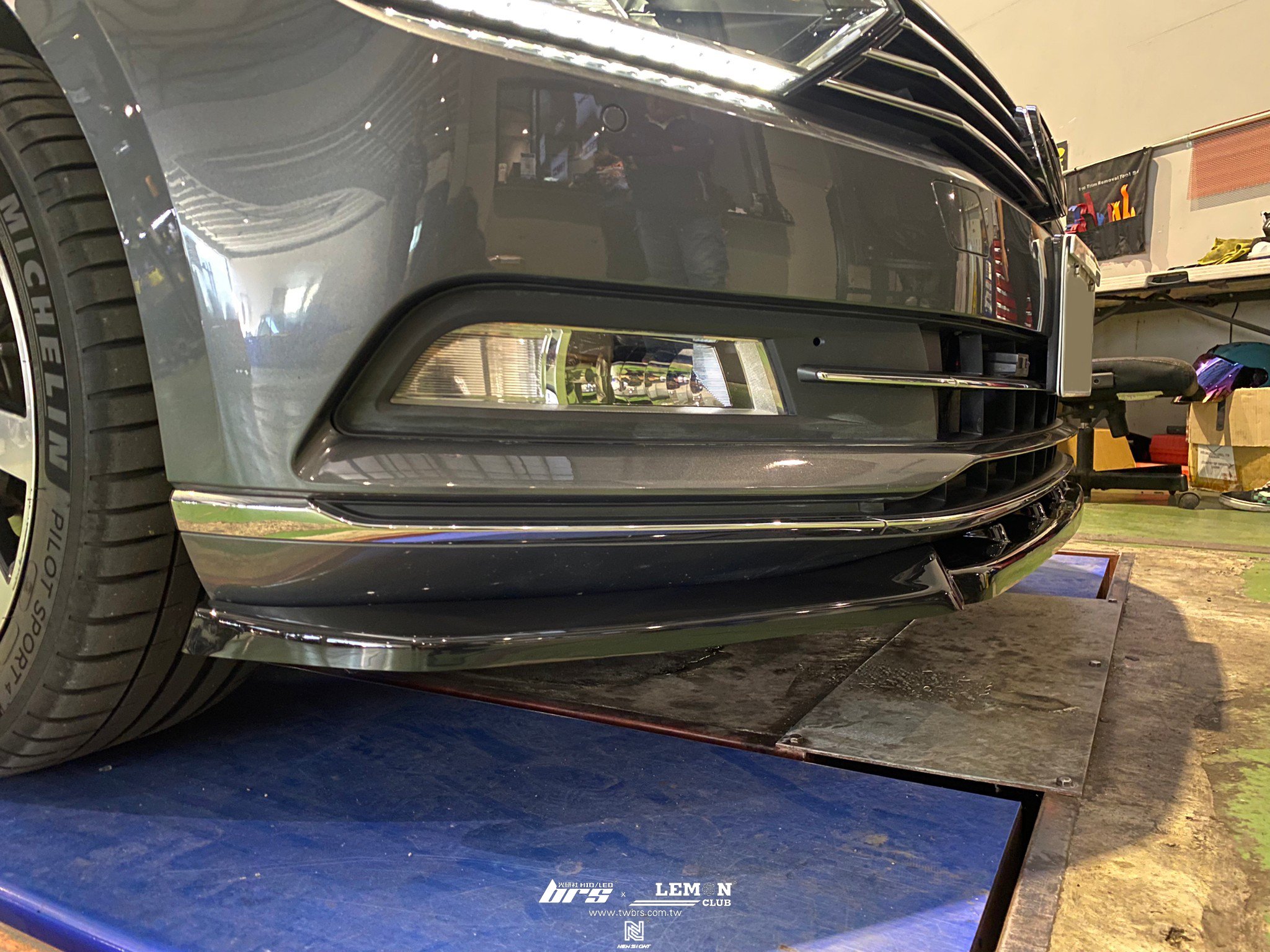Volkswagen Passat 安裝 類MAX FD2 前下巴