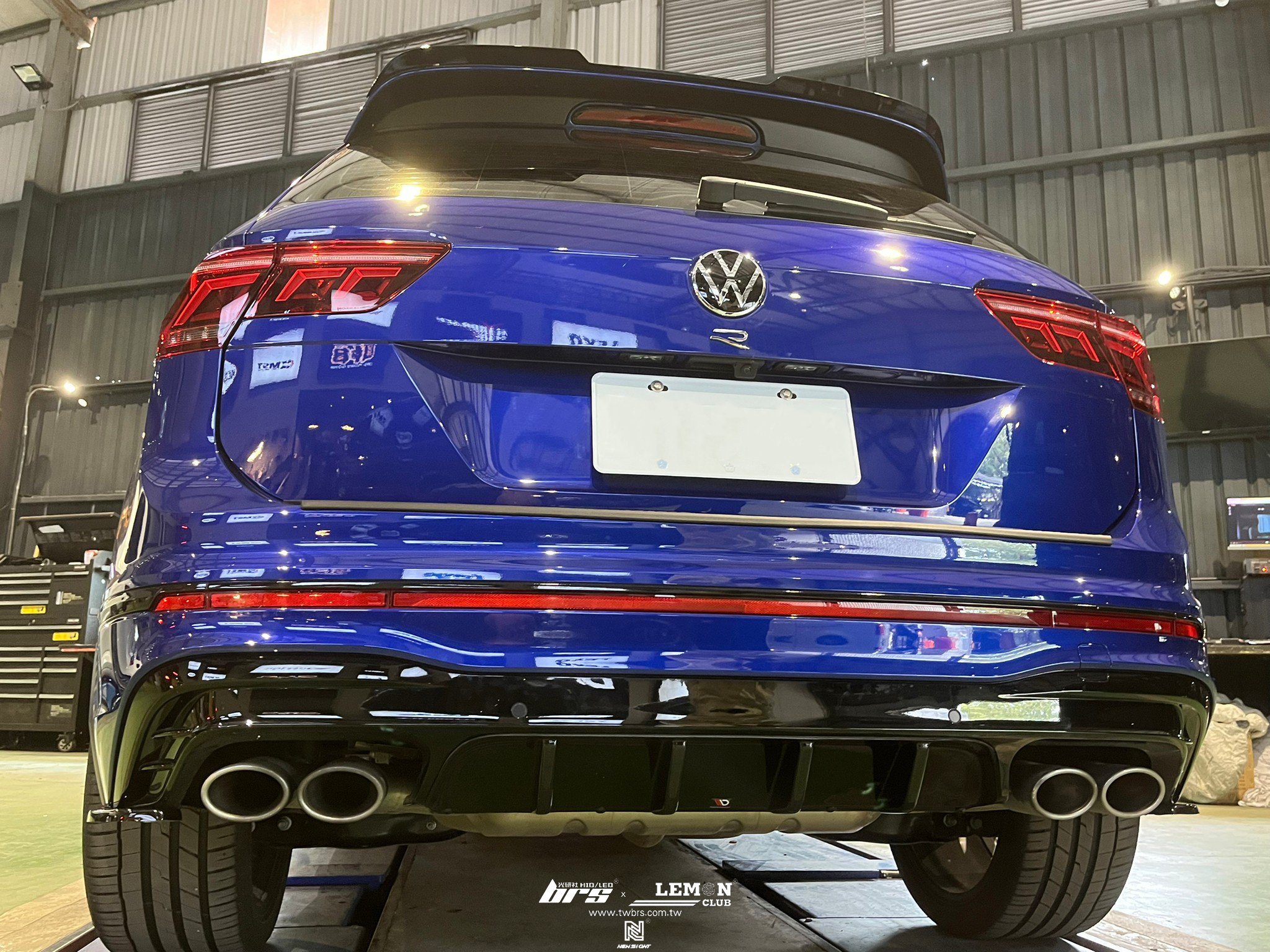 Volkswagen New Tiguan R 安裝 類MAX後下擾流+類MAX後下包角+類MAX鴨尾+MAXTON貼紙