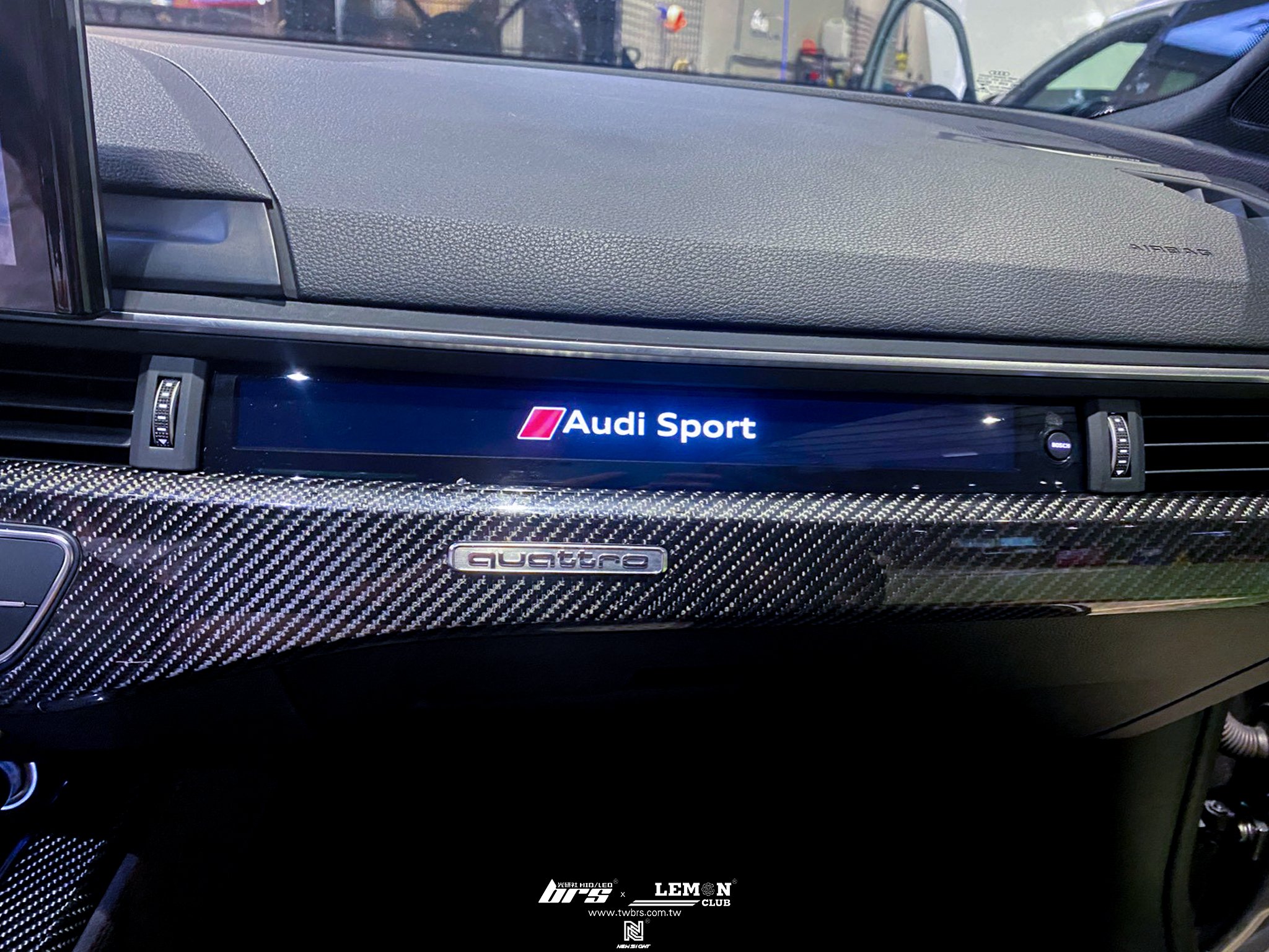 Audi RS5 安裝 副駕駛信息系統