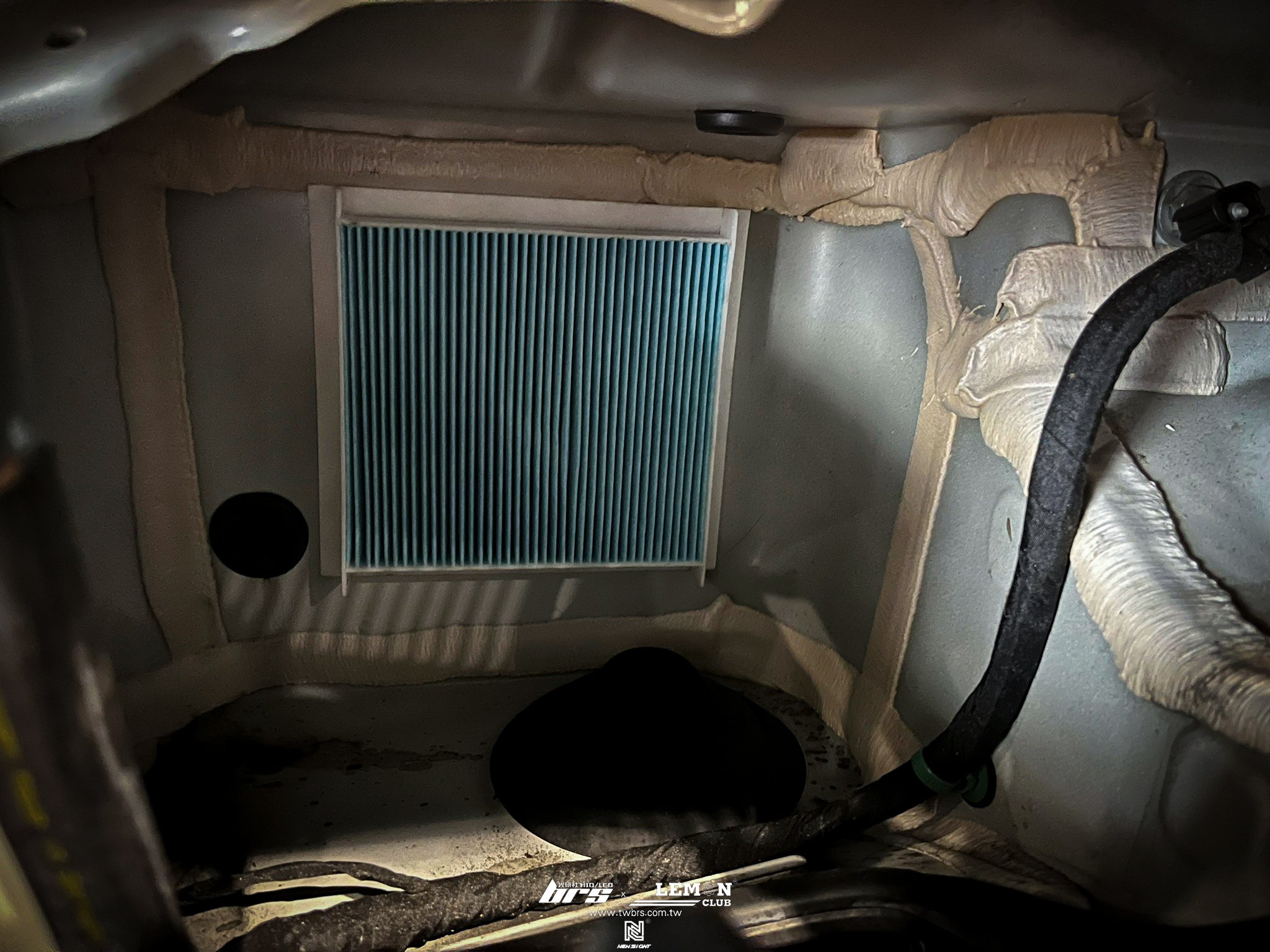 Volkswagen T6.1 安裝 外置空氣濾芯更換