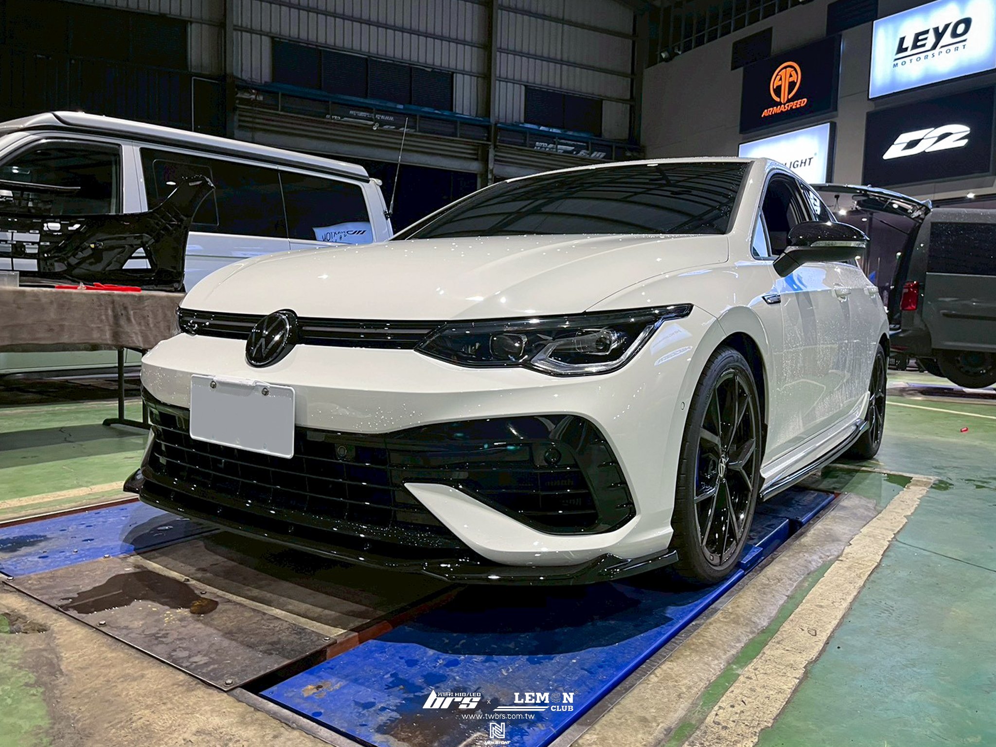 Volkswagen Golf 8 R 安裝 類MAX前下巴+類MAX側裙+類MAX鴨尾