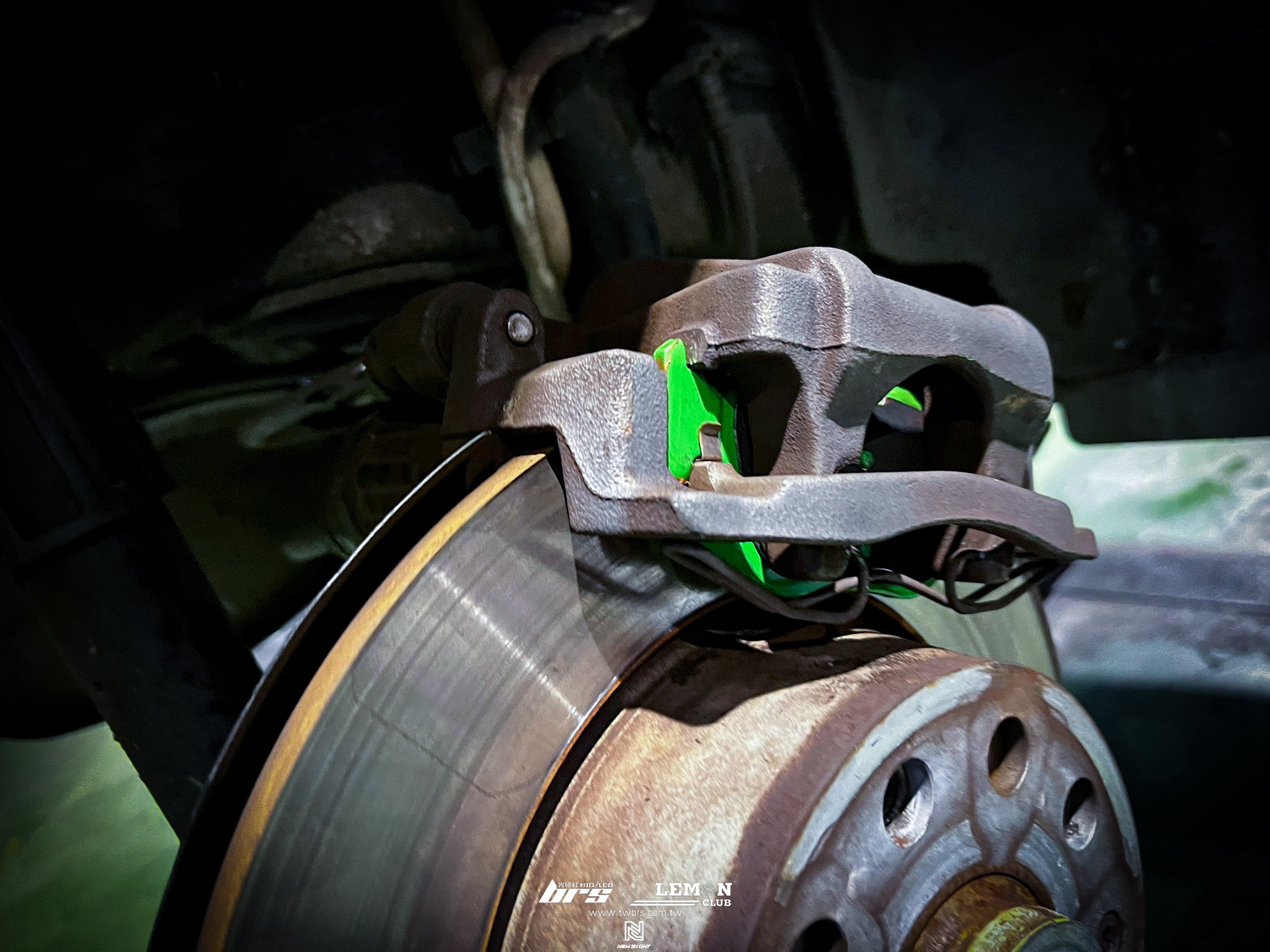 Skoda Octavia MK4 安裝 HiCGER S55 後來令片