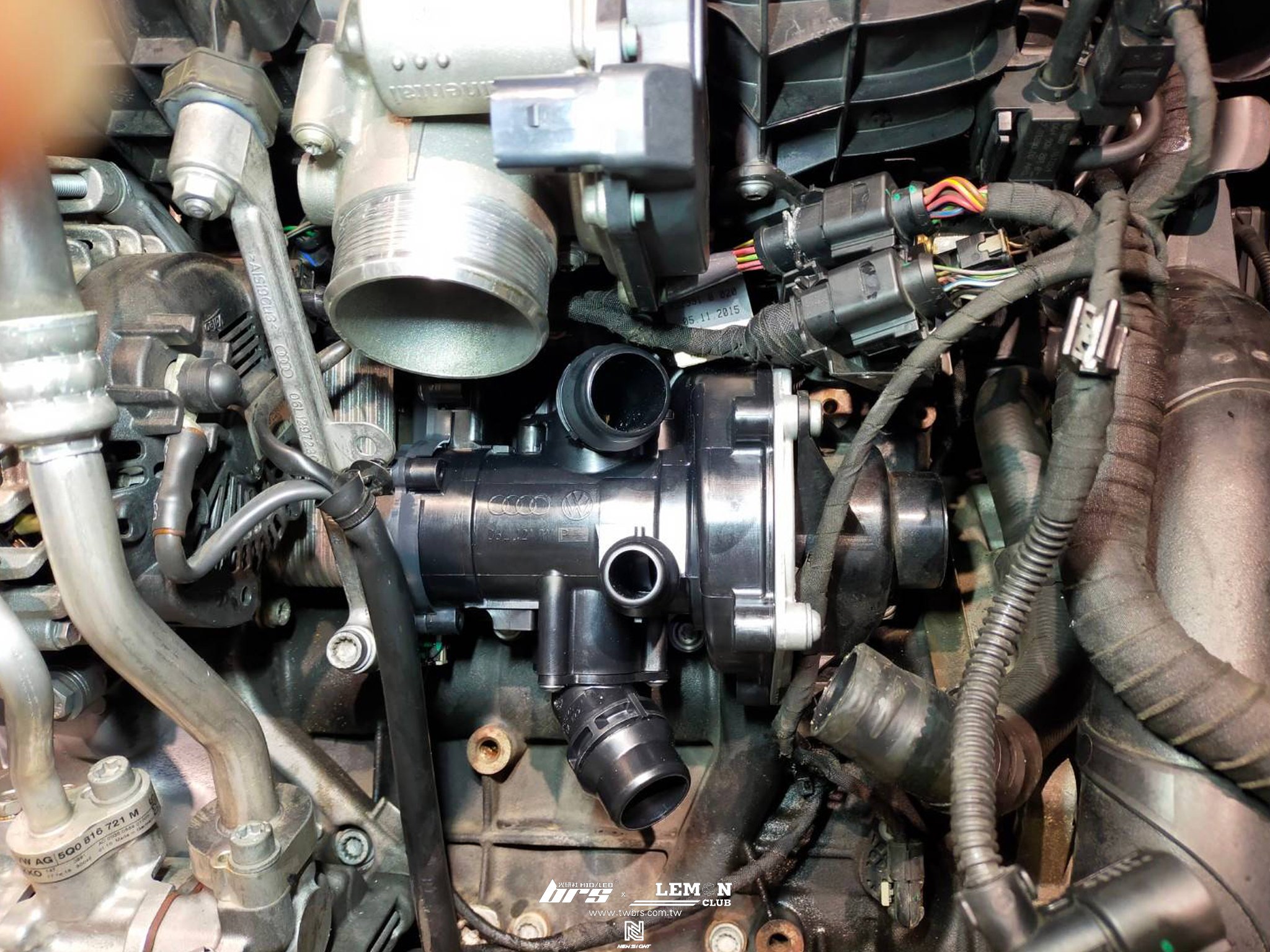 Skoda Superb 保養 BOSCH高壓噴油嘴+噴油嘴修包更換+水泵浦+皮帶更換+節溫器+接管+墊圈更換