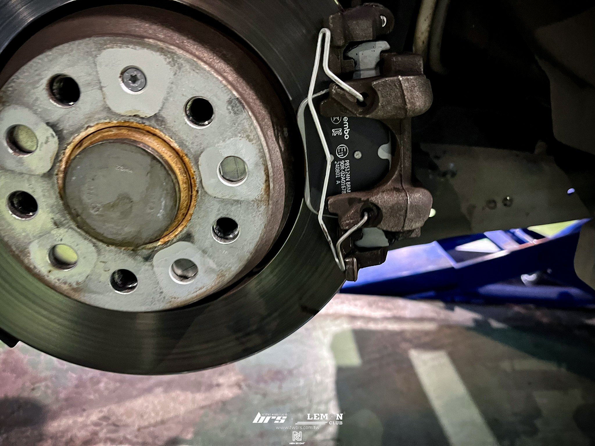 Skoda Superb Combi 3.5 更換 後Brembo來令片(黑皮)