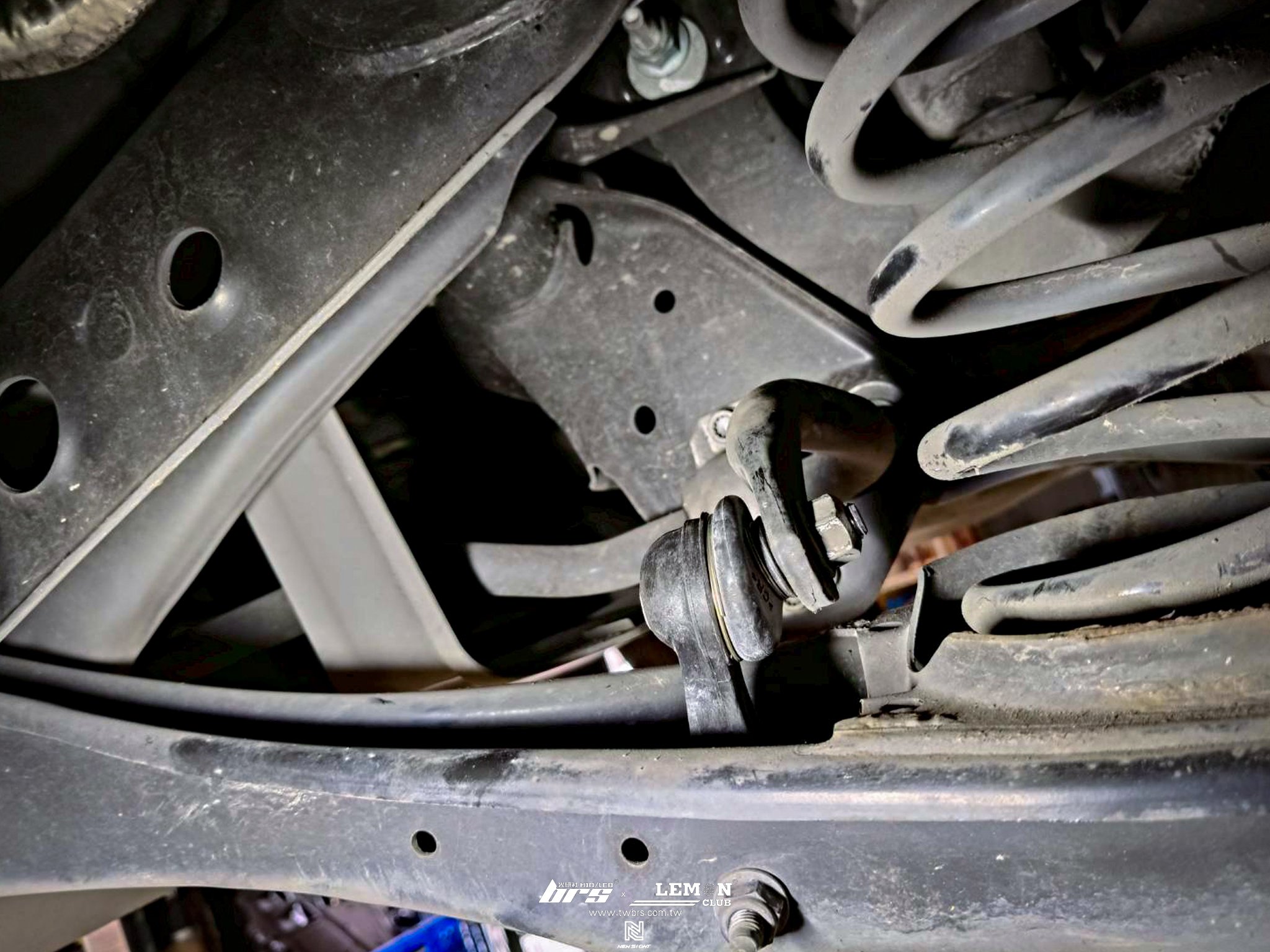 Volkswagen New Tiguan 安裝 李仔串更換