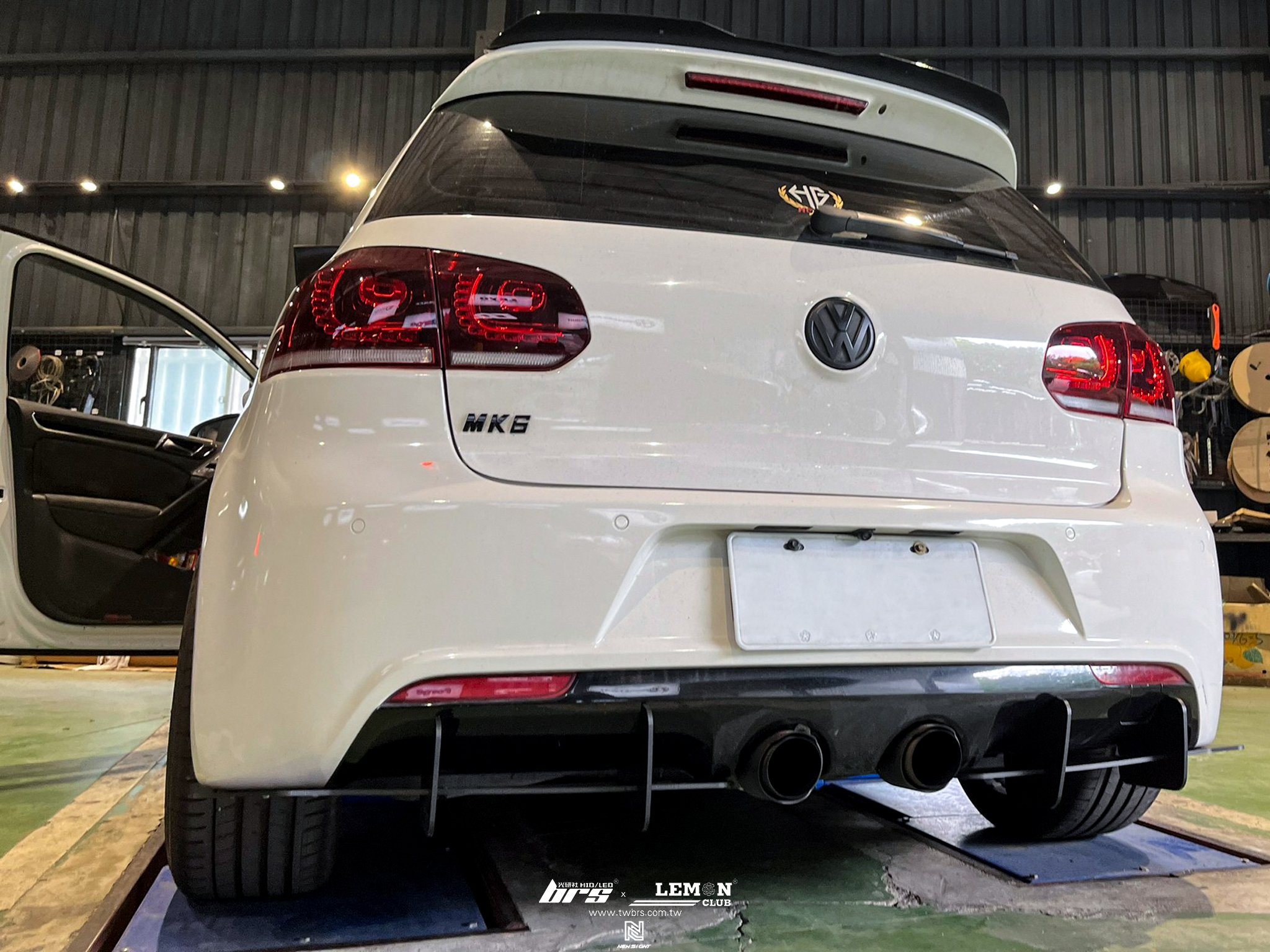 Volkswagen Golf 6 安裝 R20後下擾流
