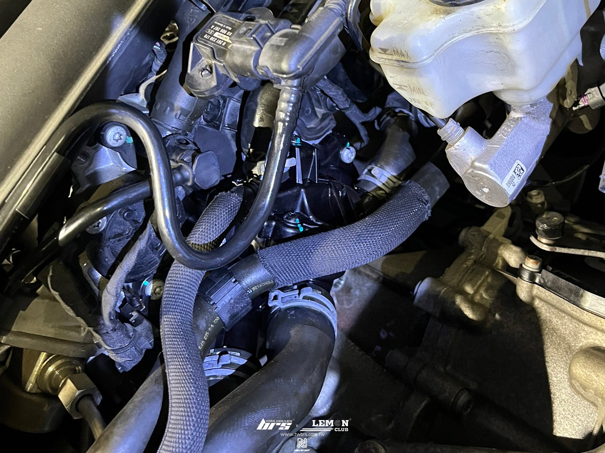 Skoda Yeti 保養 副廠水泵浦更換+原廠水泵浦皮帶更換+原廠G12水箱精更換