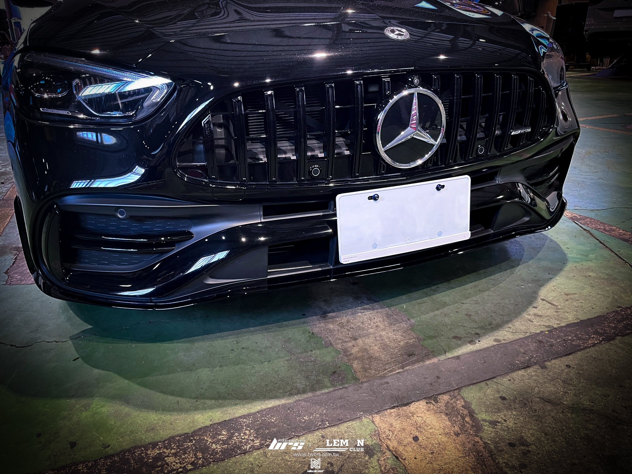 Benz W206 安裝 亮黑前下巴