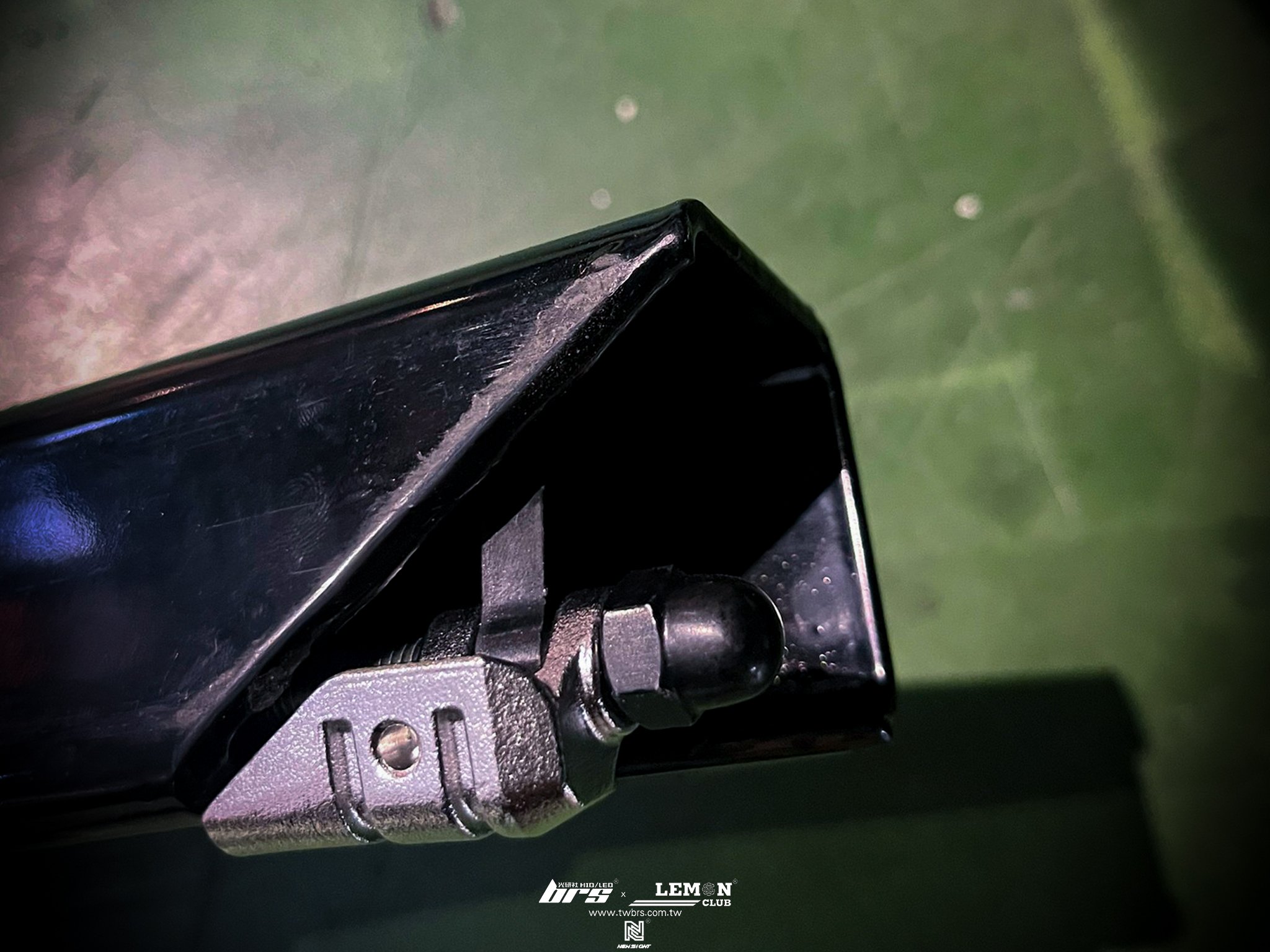 Benz Gle250 安裝 YAKIMA拖車勾防搖擺配件