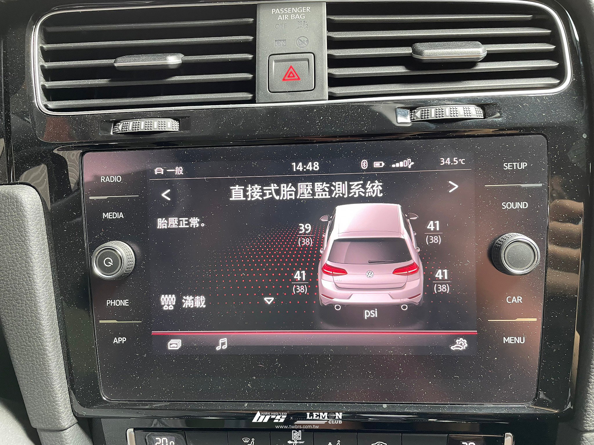 Volkswagen Golf 7.5 安裝 原廠直接式胎壓(二代胎壓)+ORO金屬氣嘴(黑色)