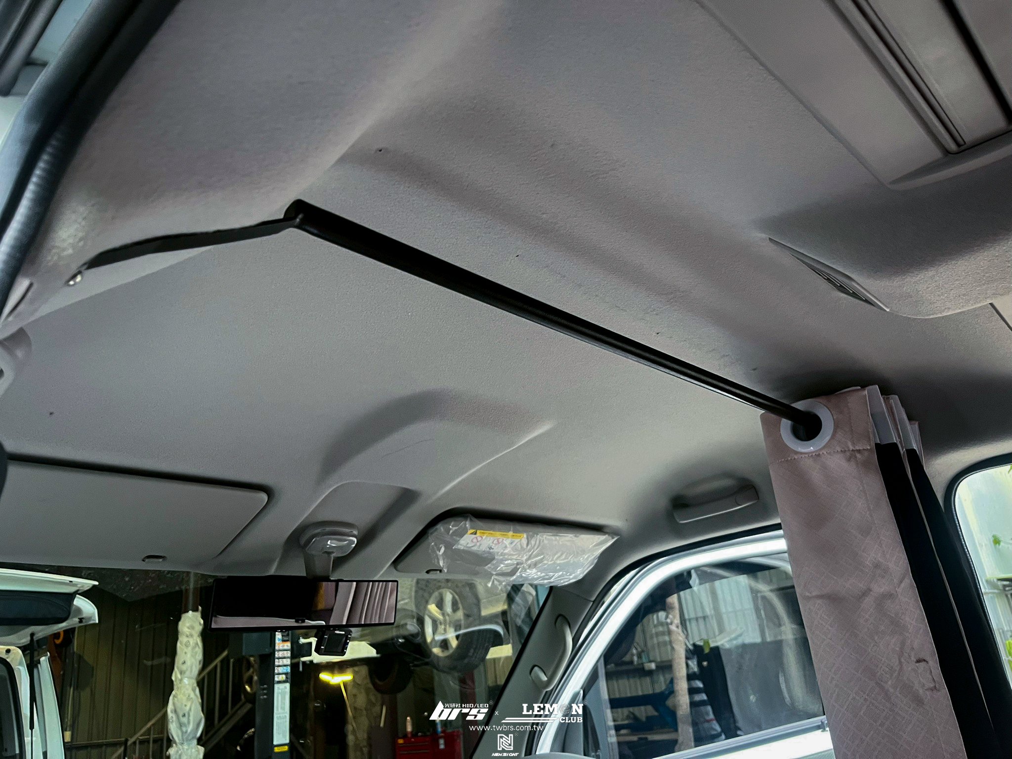 Toyota Town Ace 安裝 B柱掛桿