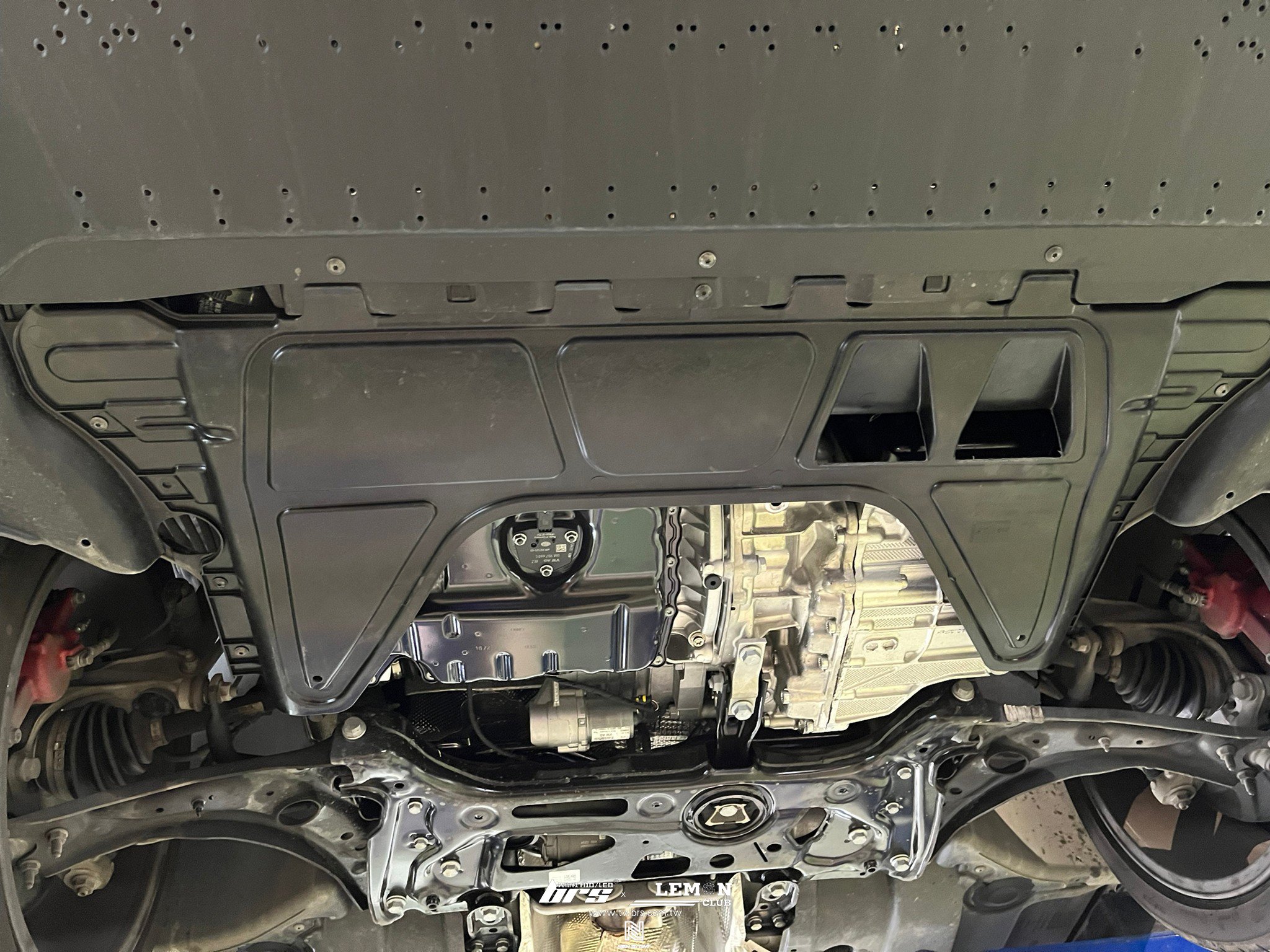 Skoda Octavia MK4 安裝 怠速熄火啟停自動關閉器+引擎前下護板