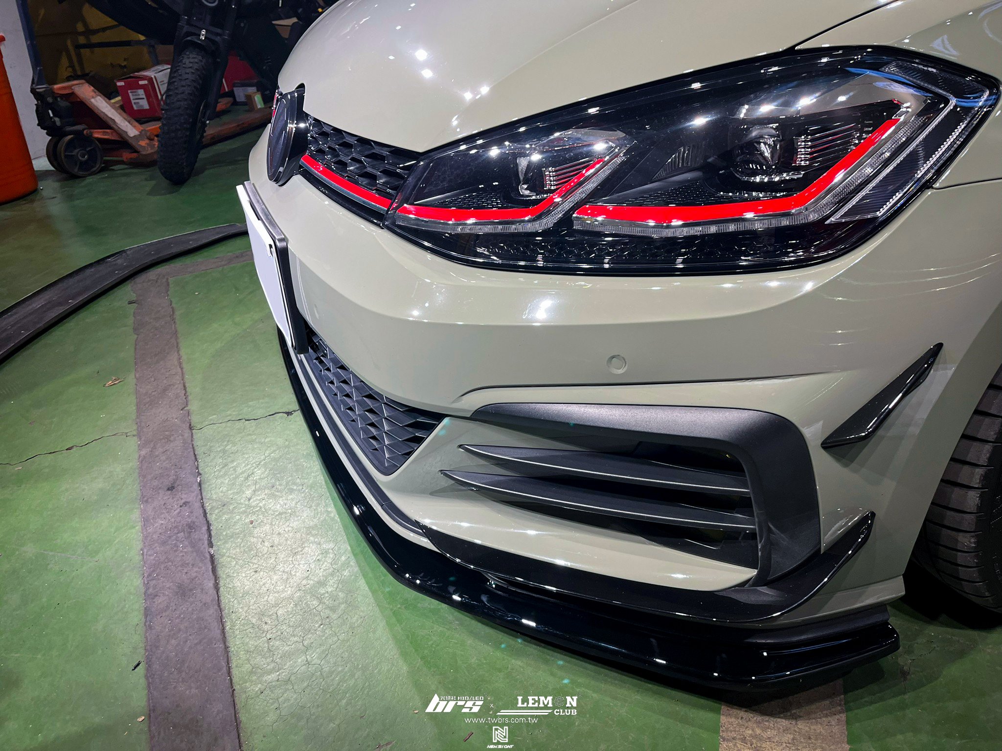 Volkswagen Golf 7.5 安裝 副廠GTI專用類MAX前下巴