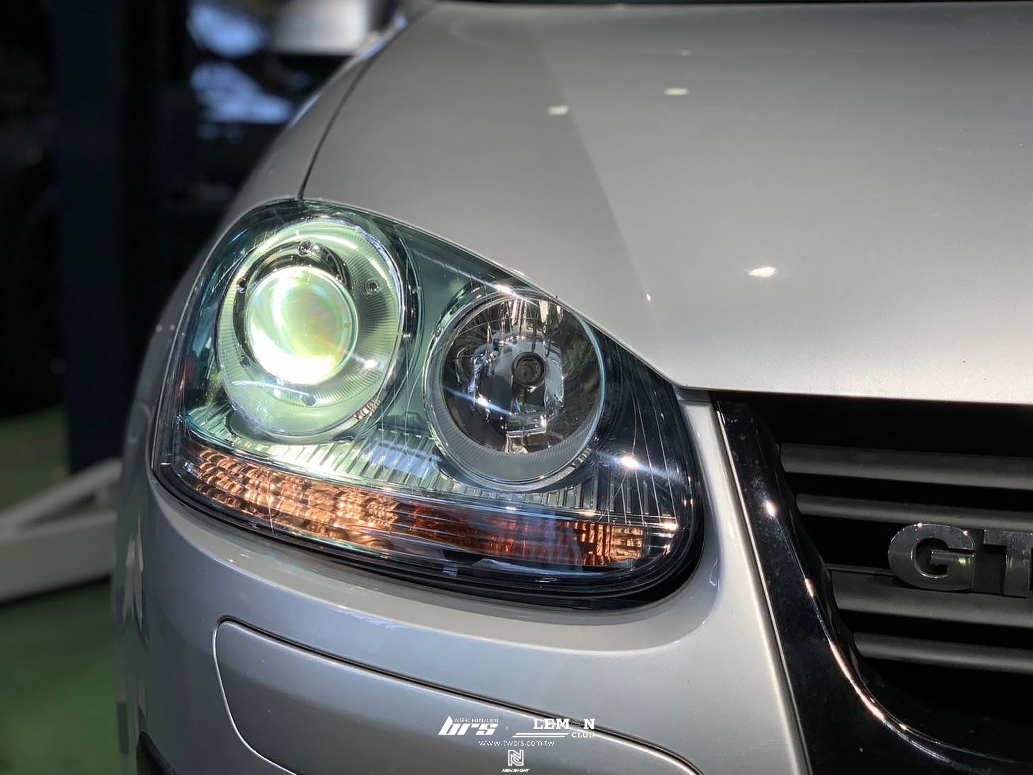 Volkswagen Golf GT 安裝 大燈總成