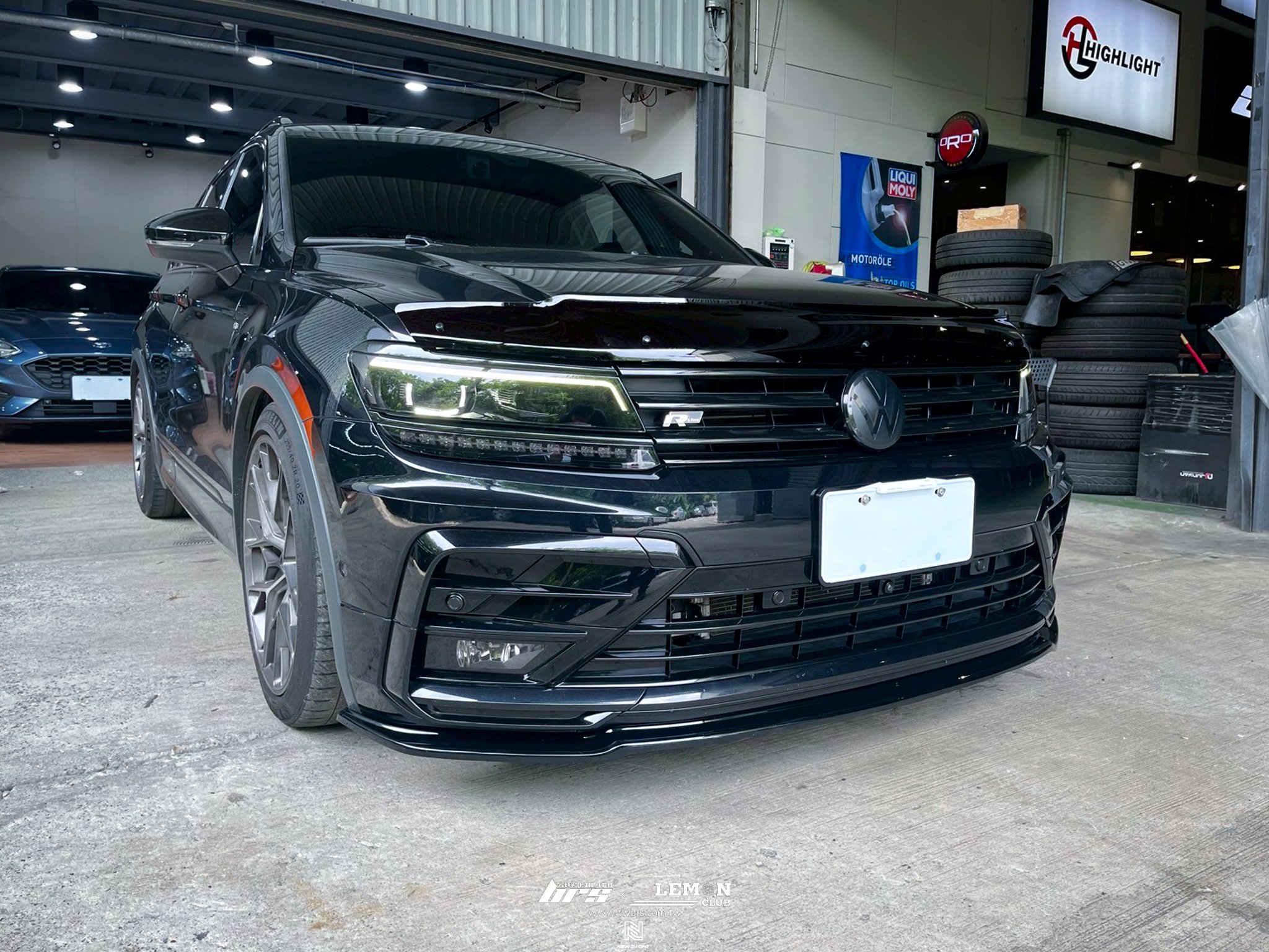 Volkswagen New Tiguan R-Line 安裝 類MAX前下巴+副廠後下擾流+類MAX尾翼+擋蟲板