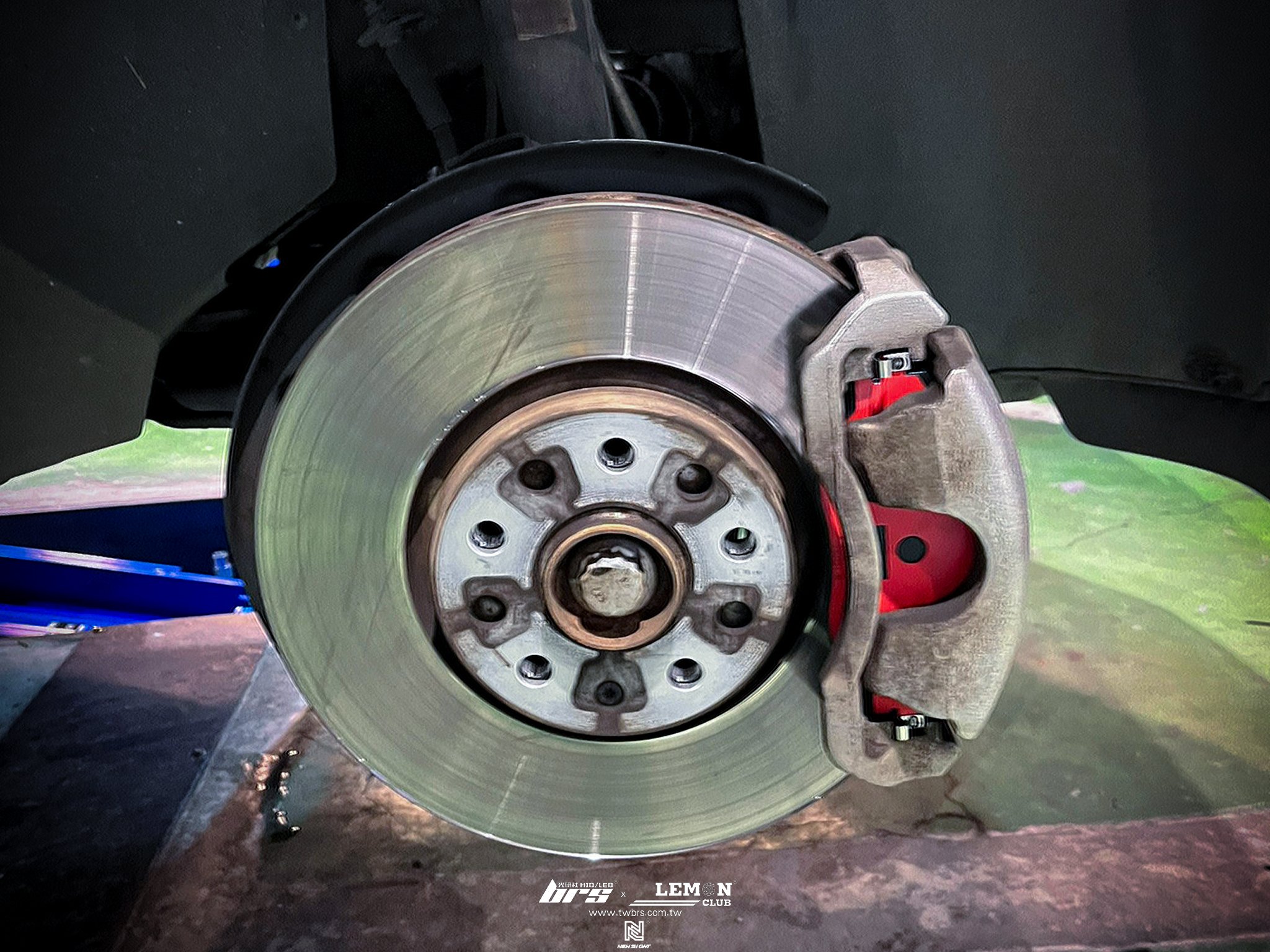 Skoda Kadiaq 安裝 Brembo前來令片(紅皮)