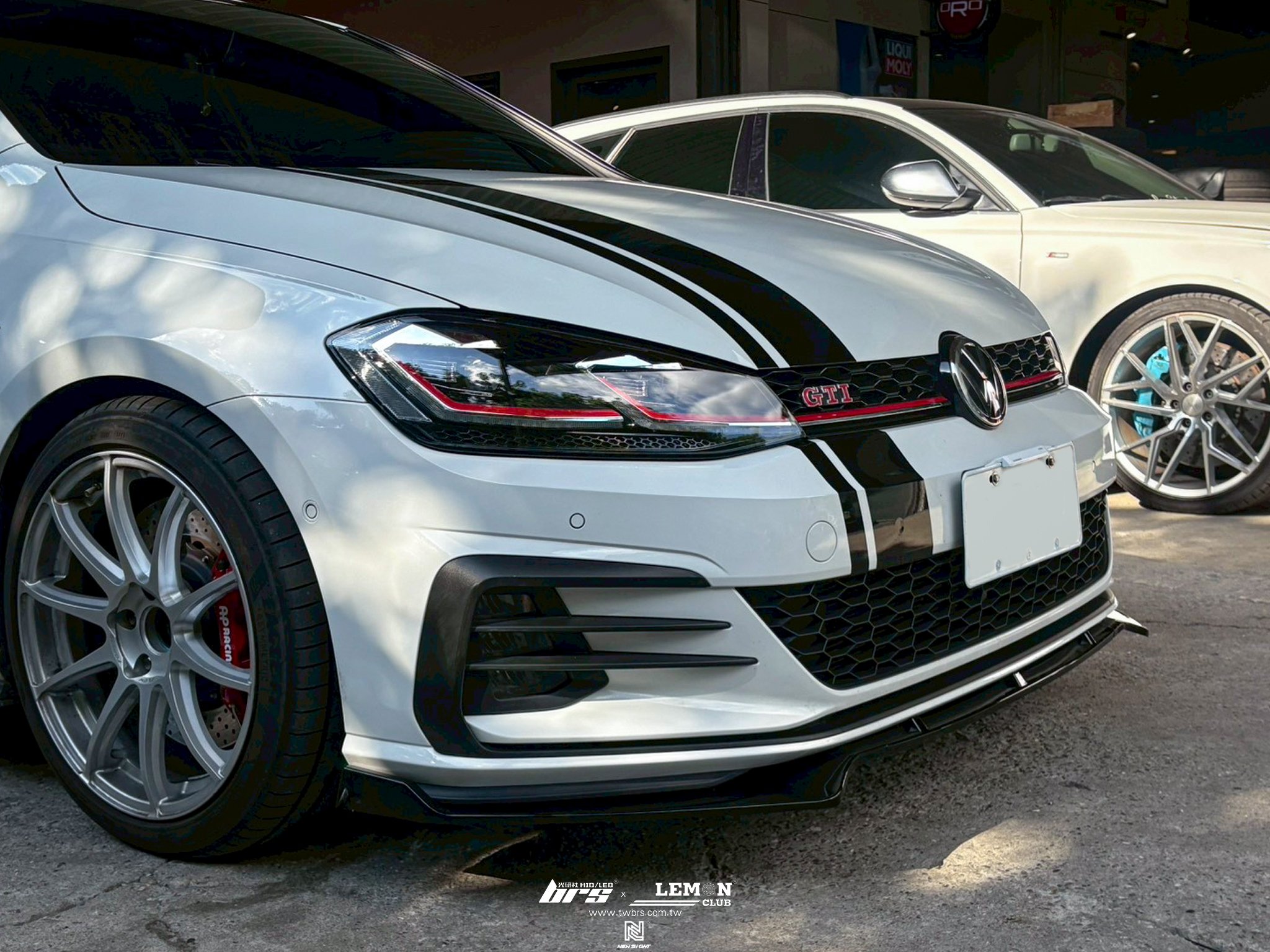 Volkswagen Golf 7.5 GTI 安裝 副廠三件式前下巴