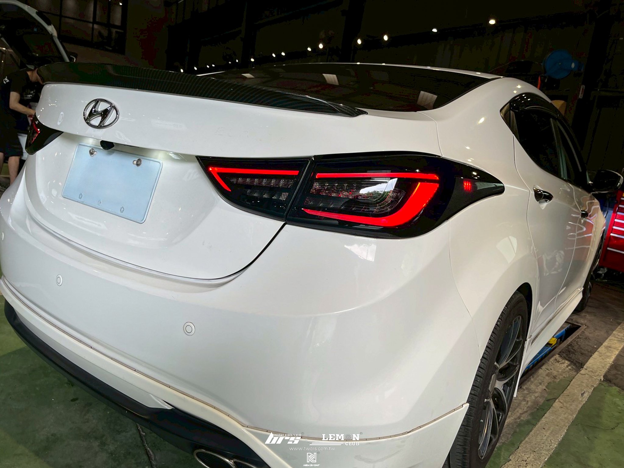 Hyundai Elantra 安裝 副廠LED流水尾燈