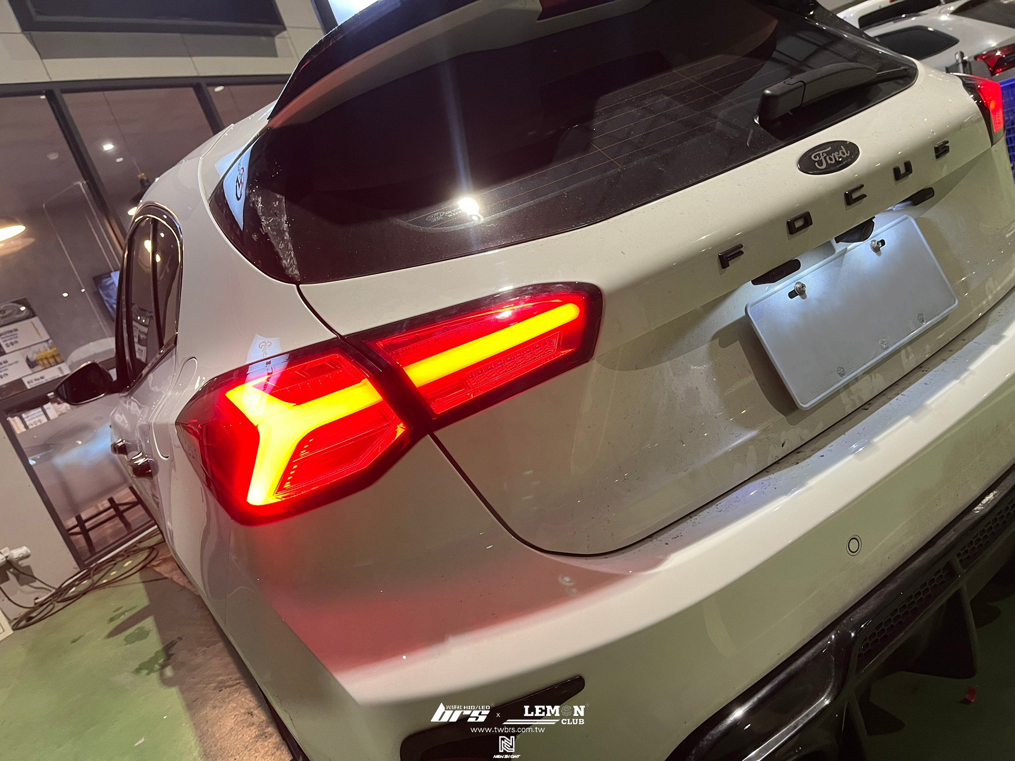 Ford Focus MK4 安裝 紅殼LED尾燈