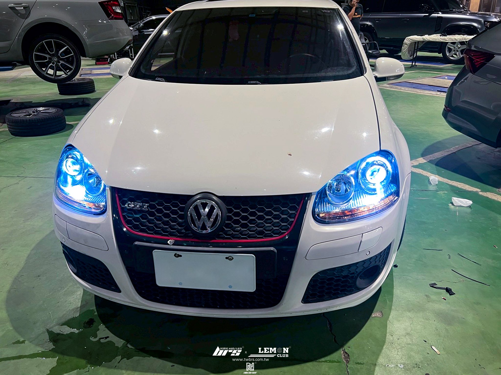 Volkswagen Golf 5 GTI 安裝 原廠HID專用大燈總成+YEAKY大燈35W 6500K HID D2H增亮型