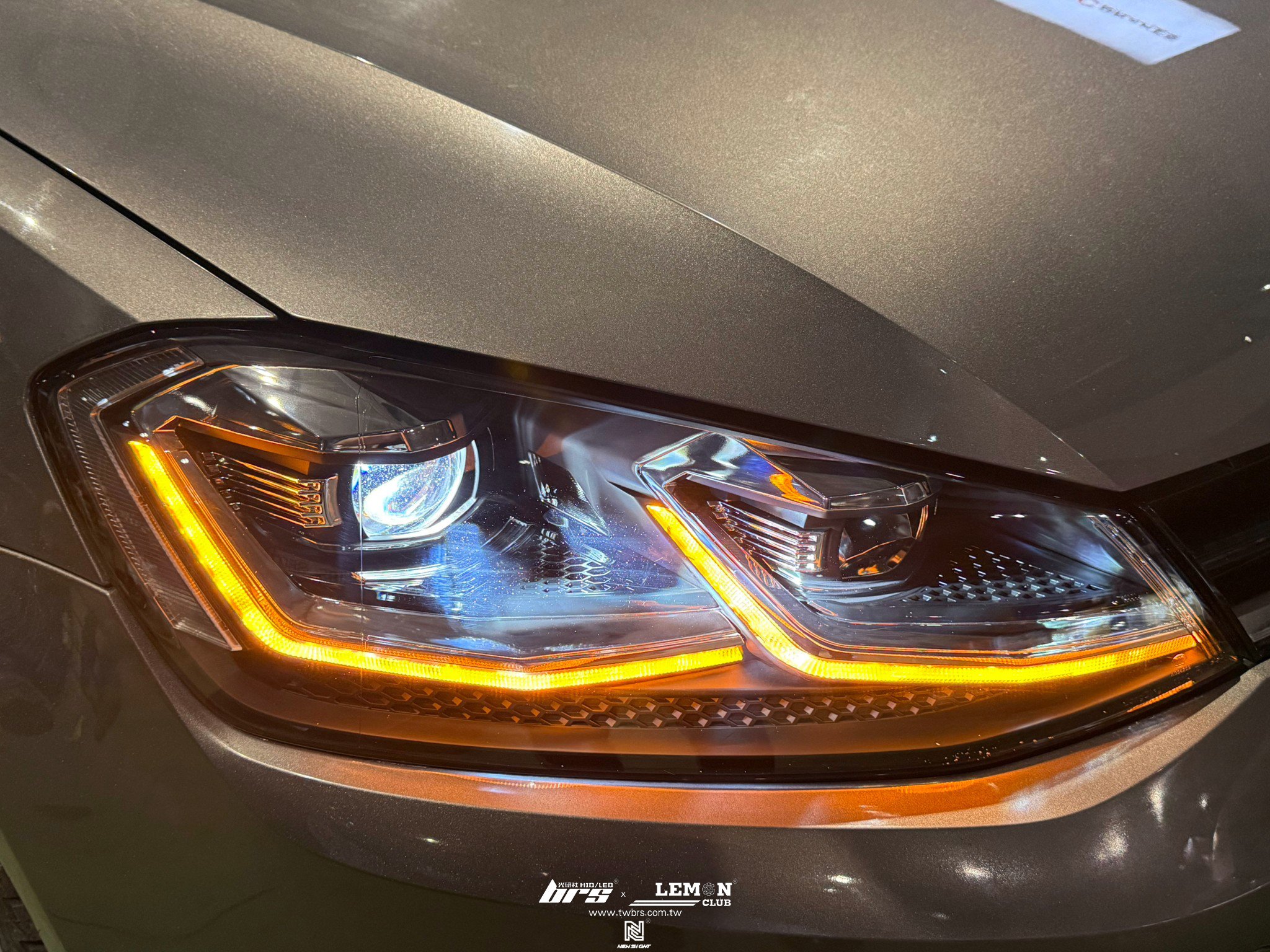 Volkswagen Golf 7 安裝 7改7.5銀線魚眼大燈總成+7改7.5代流水LED尾燈