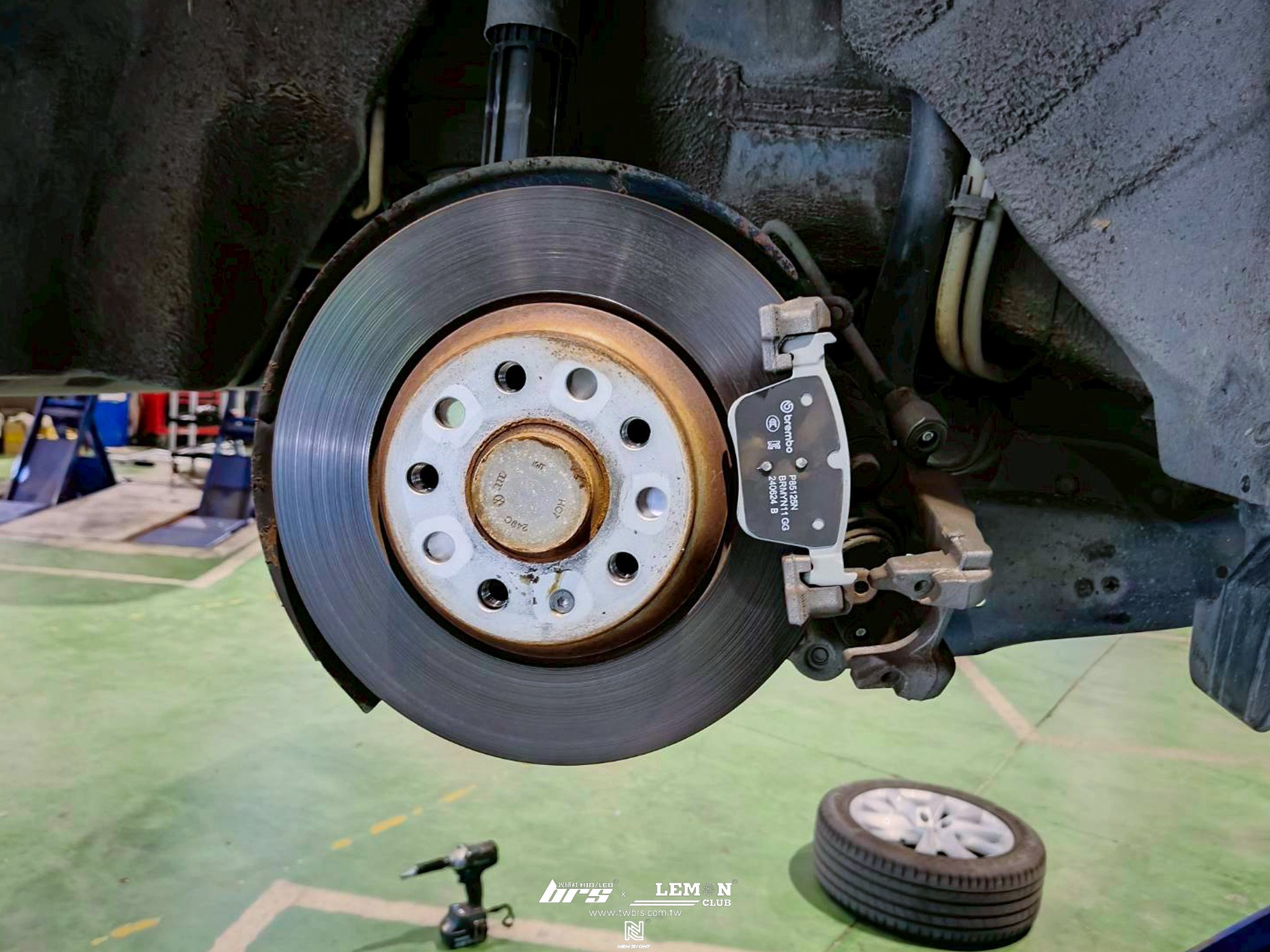 Skoda Superb 安裝 Brembo後來令片