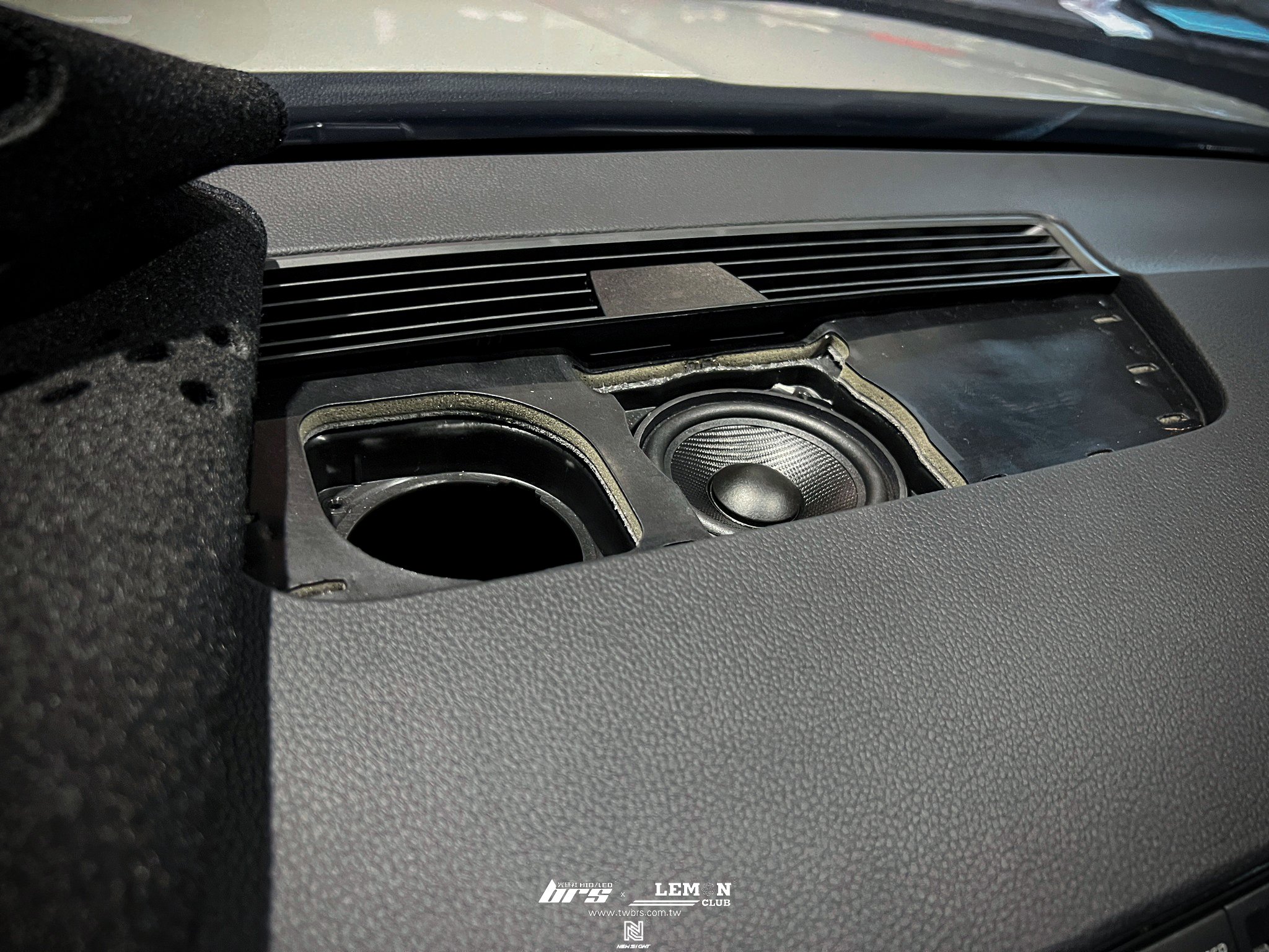 Skoda Superb 安裝 原廠直接式胎壓系統搭配ORO金屬銀氣嘴+HART中置喇叭