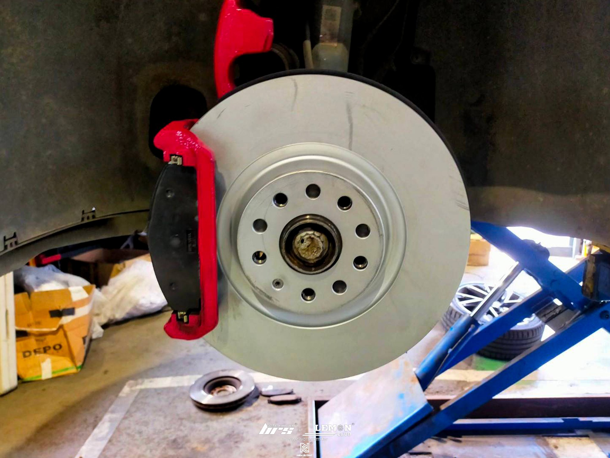 Skoda Octavia 安裝 原廠前碟盤+EBC前來令片