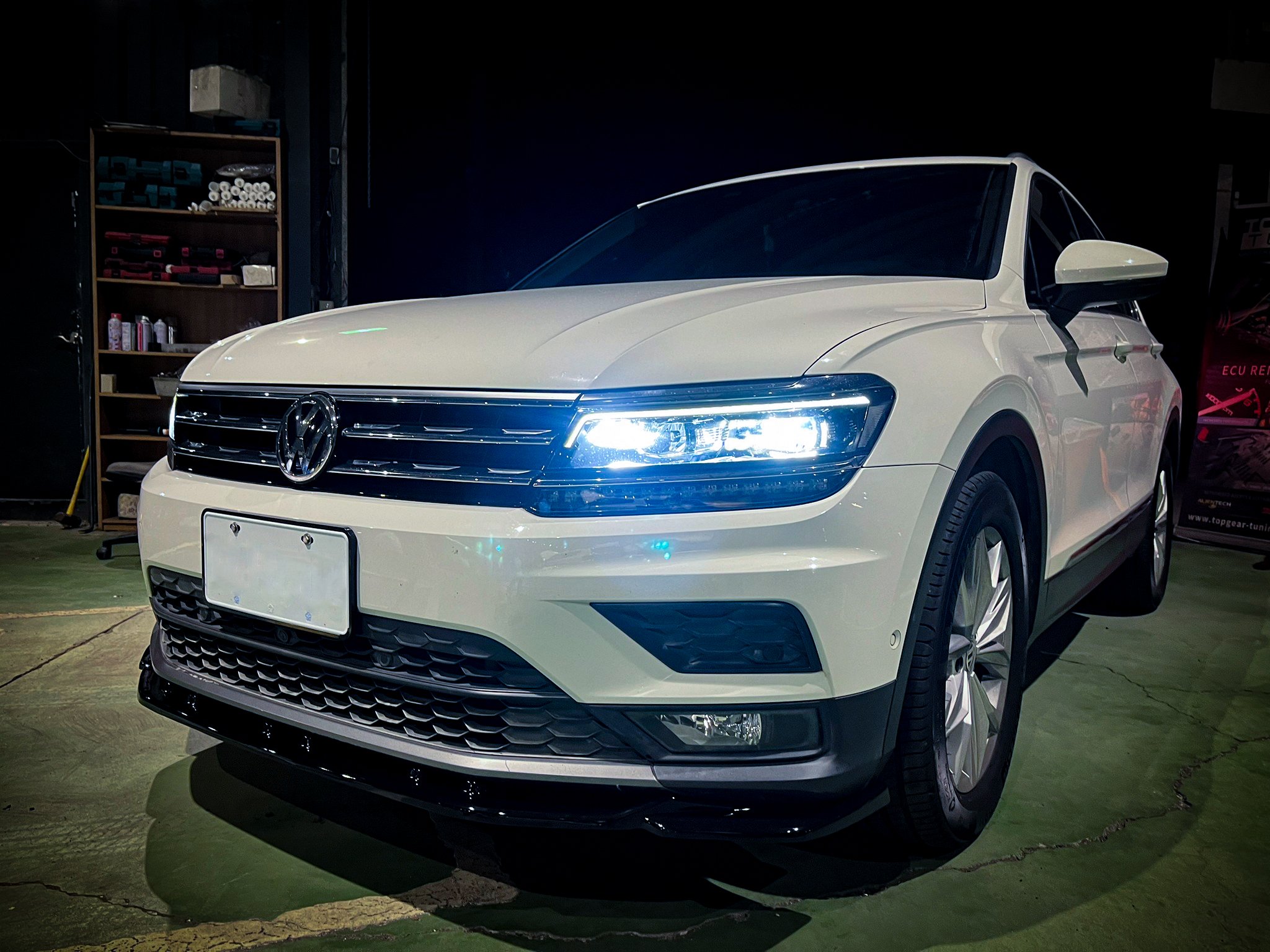 Volkswagen New Tiguan 安裝 類MAX前下巴+類MAX後下擾流