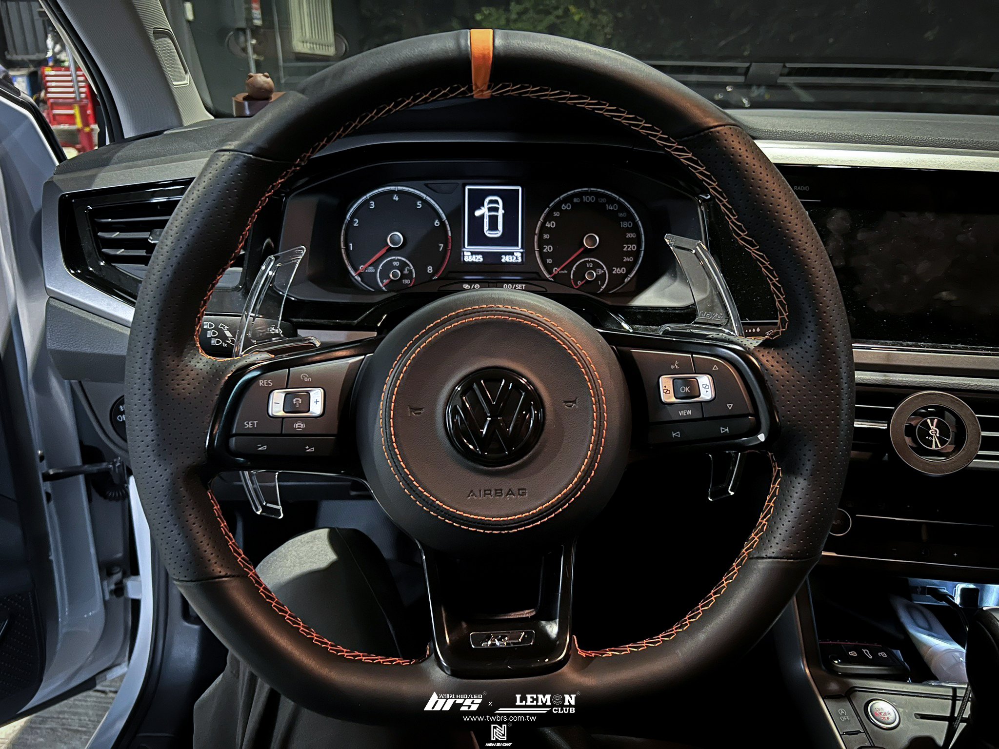 Volkswagen Polo 安裝 多功能方向盤按鍵