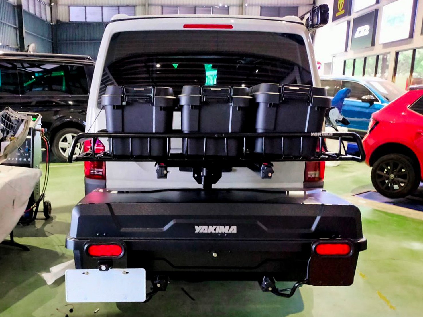 Volkswagen T6.1 安裝 YAKIMA EXO 第二層頂架+YAKIMA EXO 齒輪戰士行李籃