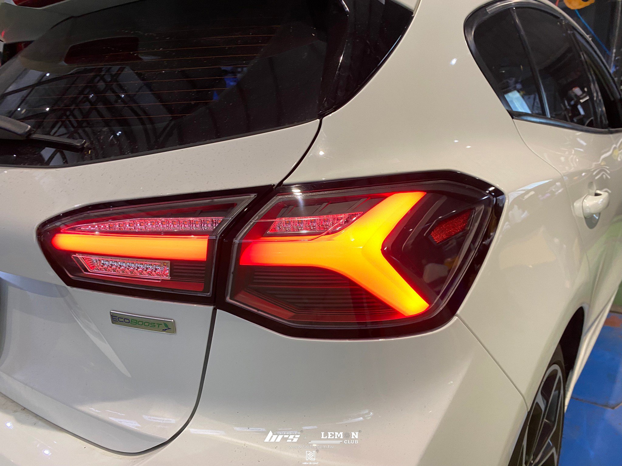 Ford Focus 安裝 燻黑款LED尾燈