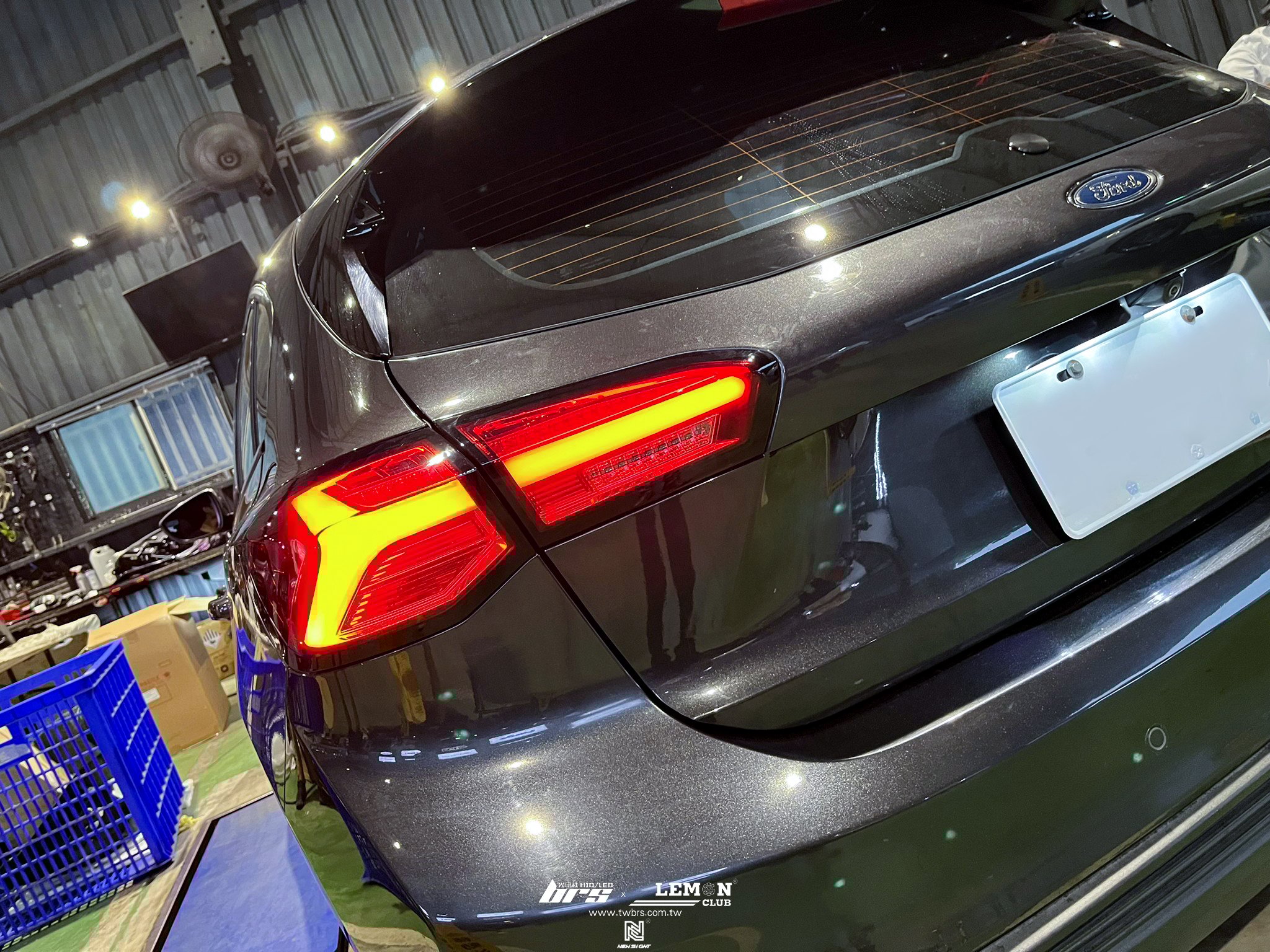 Ford Focus MK4 安裝 紅殼LED尾燈
